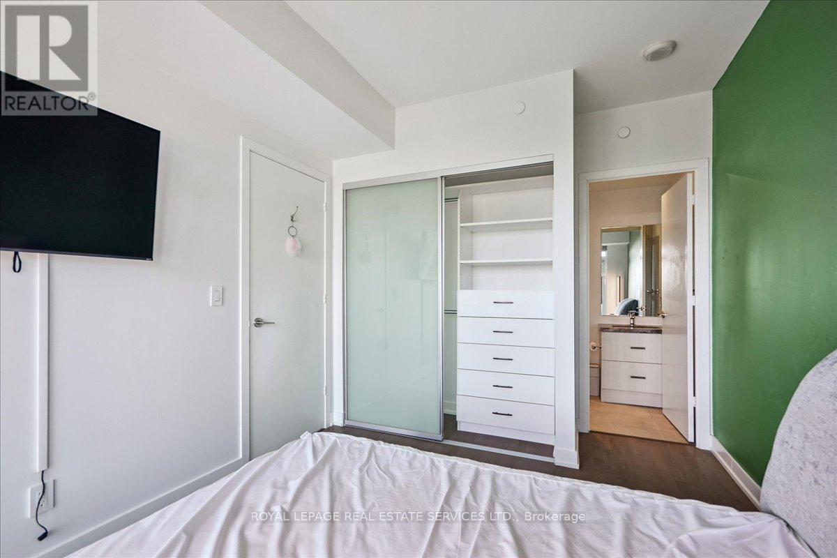 905 - 501 St Clair Avenue W, Toronto, Ontario  M5P 0A2 - Photo 9 - C12396641