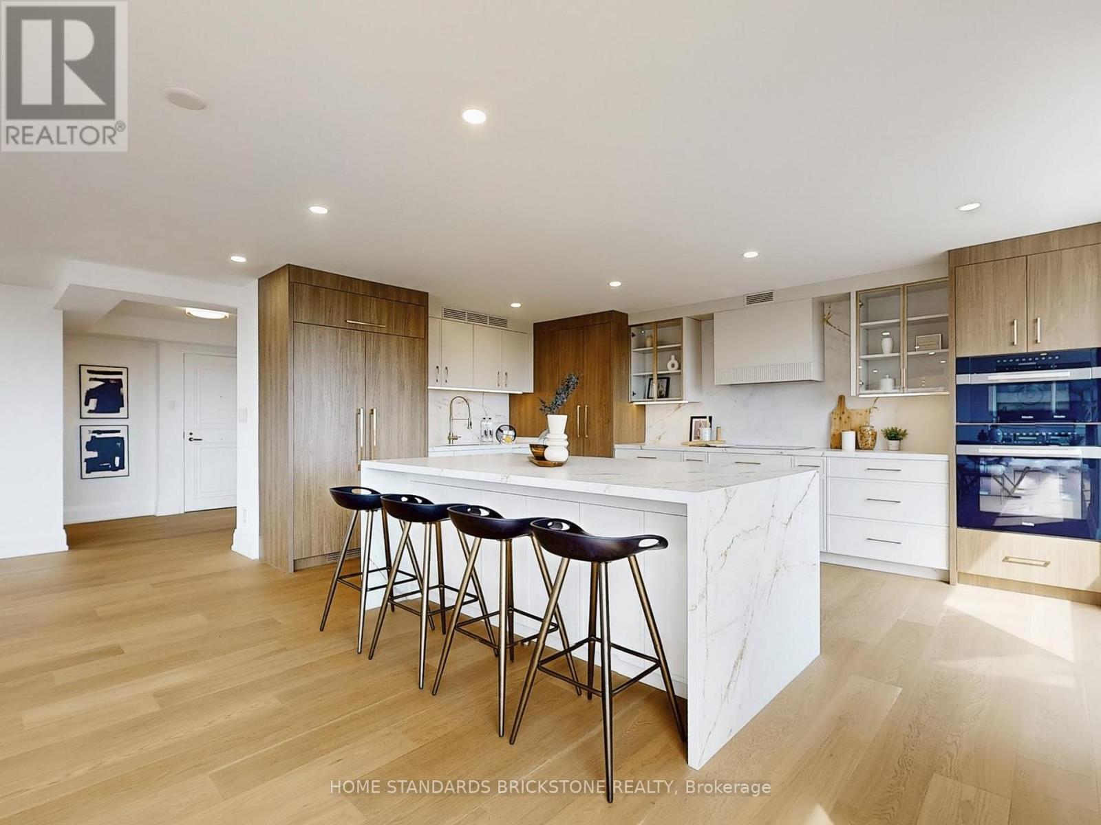 1102 - 61 St Clair Avenue W, Toronto, Ontario  M4V 2Y8 - Photo 15 - C12396654