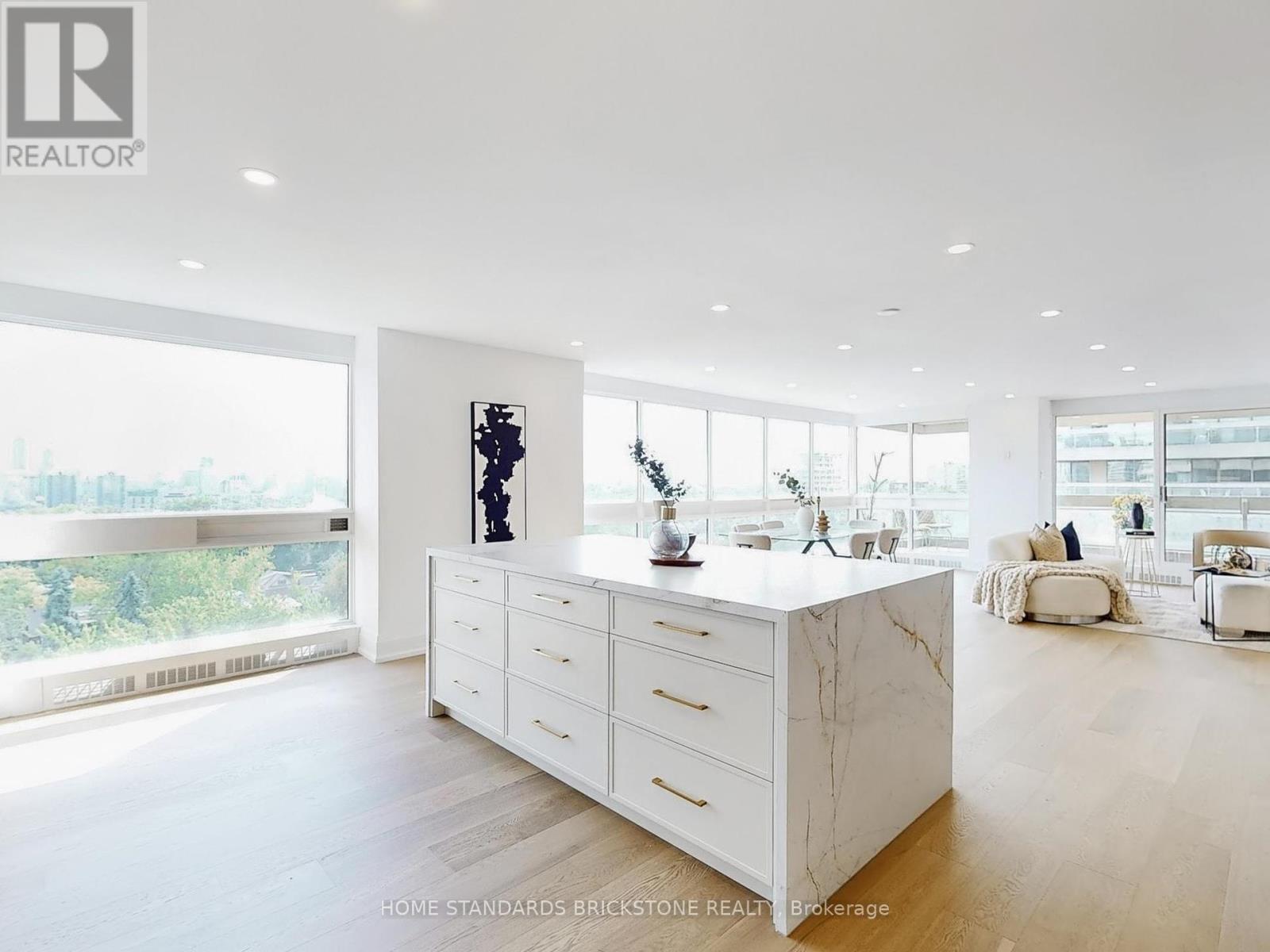 1102 - 61 St Clair Avenue W, Toronto, Ontario  M4V 2Y8 - Photo 18 - C12396654