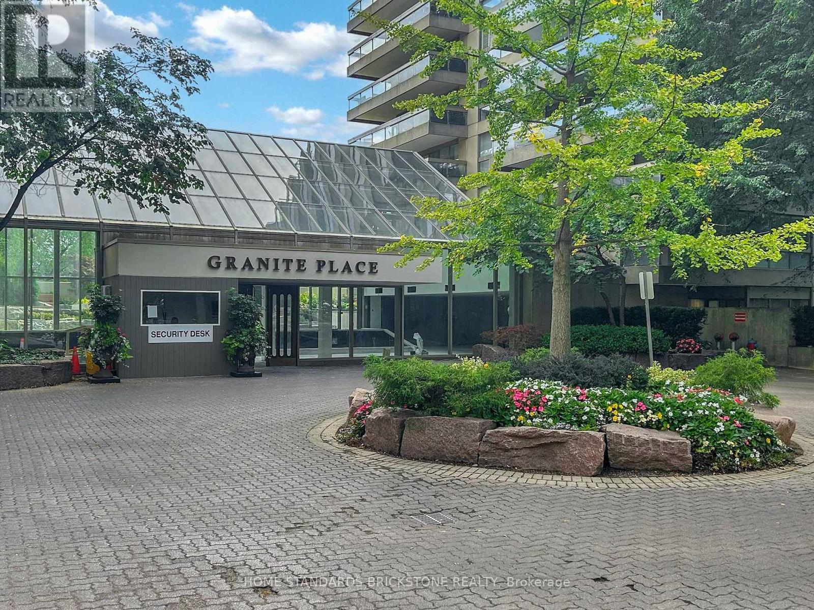 1102 - 61 St Clair Avenue W, Toronto, Ontario  M4V 2Y8 - Photo 2 - C12396654