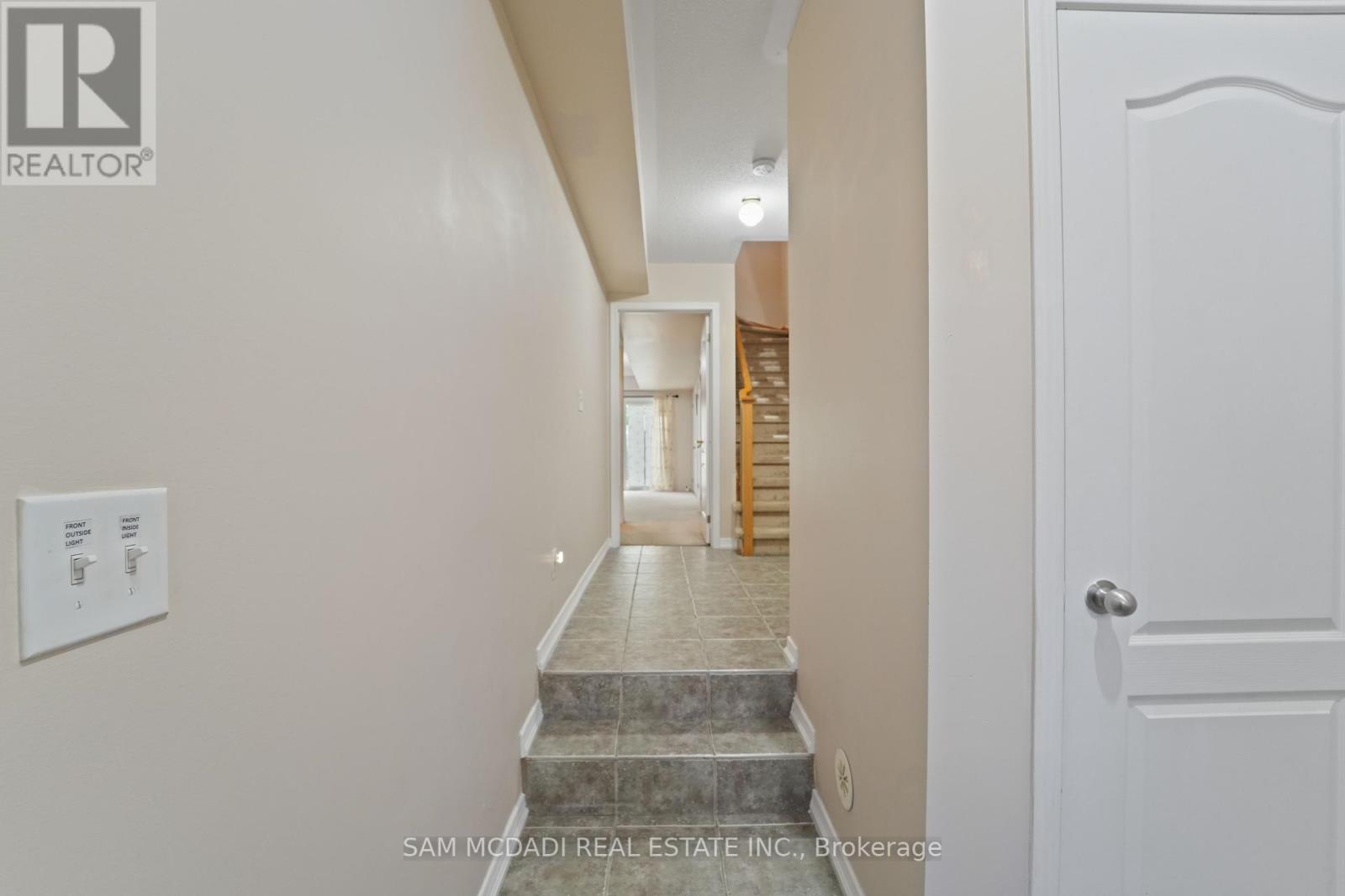 Property at 103 CEDAR LAKE CRESCENT image 3