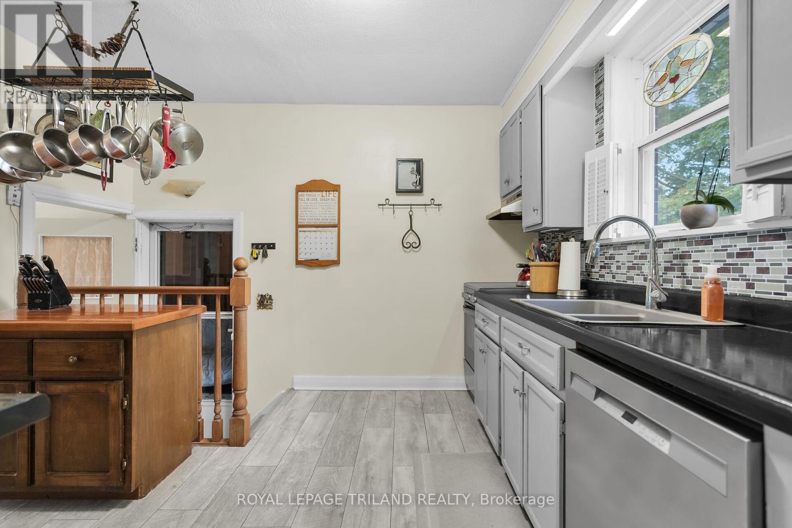 65 Broadway Avenue, London South, Ontario  N6P 1A9 - Photo 14 - X12396676