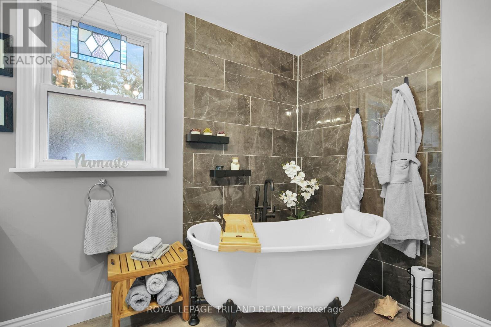65 Broadway Avenue, London South, Ontario  N6P 1A9 - Photo 19 - X12396676