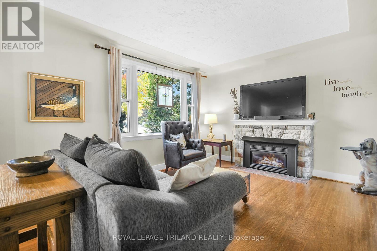 65 Broadway Avenue, London South, Ontario  N6P 1A9 - Photo 3 - X12396676