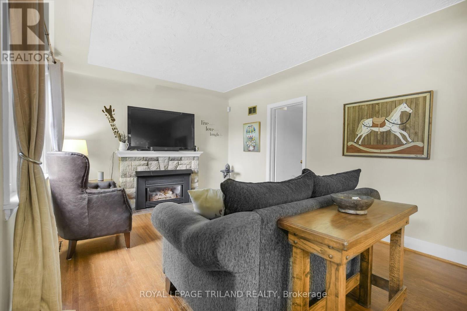 65 Broadway Avenue, London South, Ontario  N6P 1A9 - Photo 4 - X12396676
