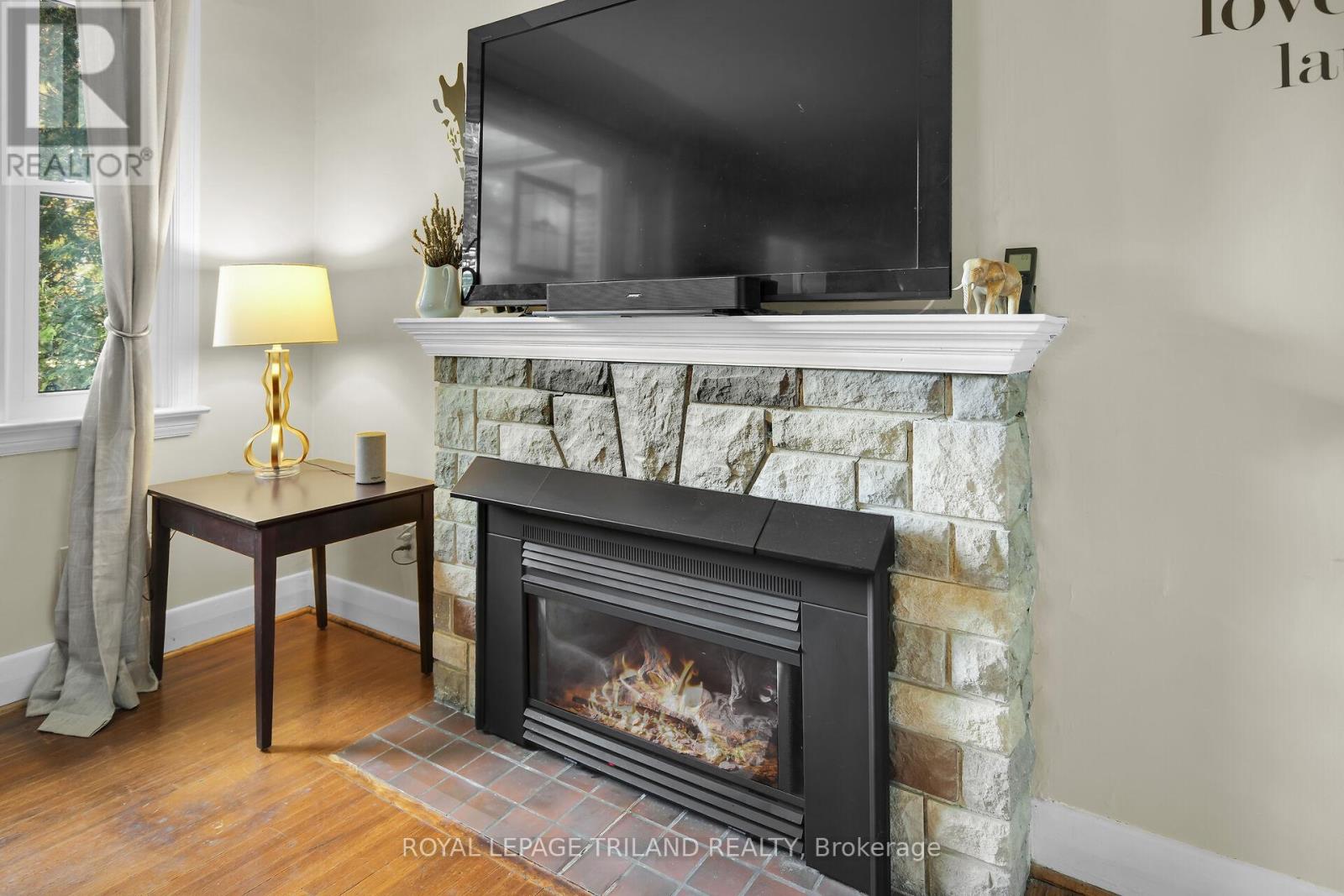 65 Broadway Avenue, London South, Ontario  N6P 1A9 - Photo 5 - X12396676