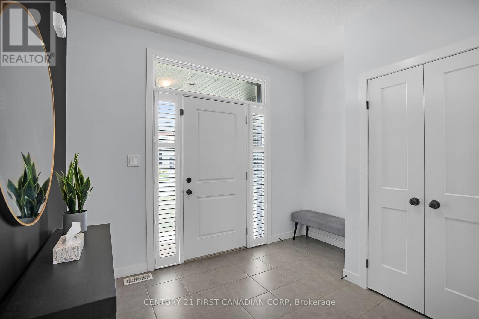2418 Tokala Trail, London North, Ontario  N6G 0V6 - Photo 5 - X12396701
