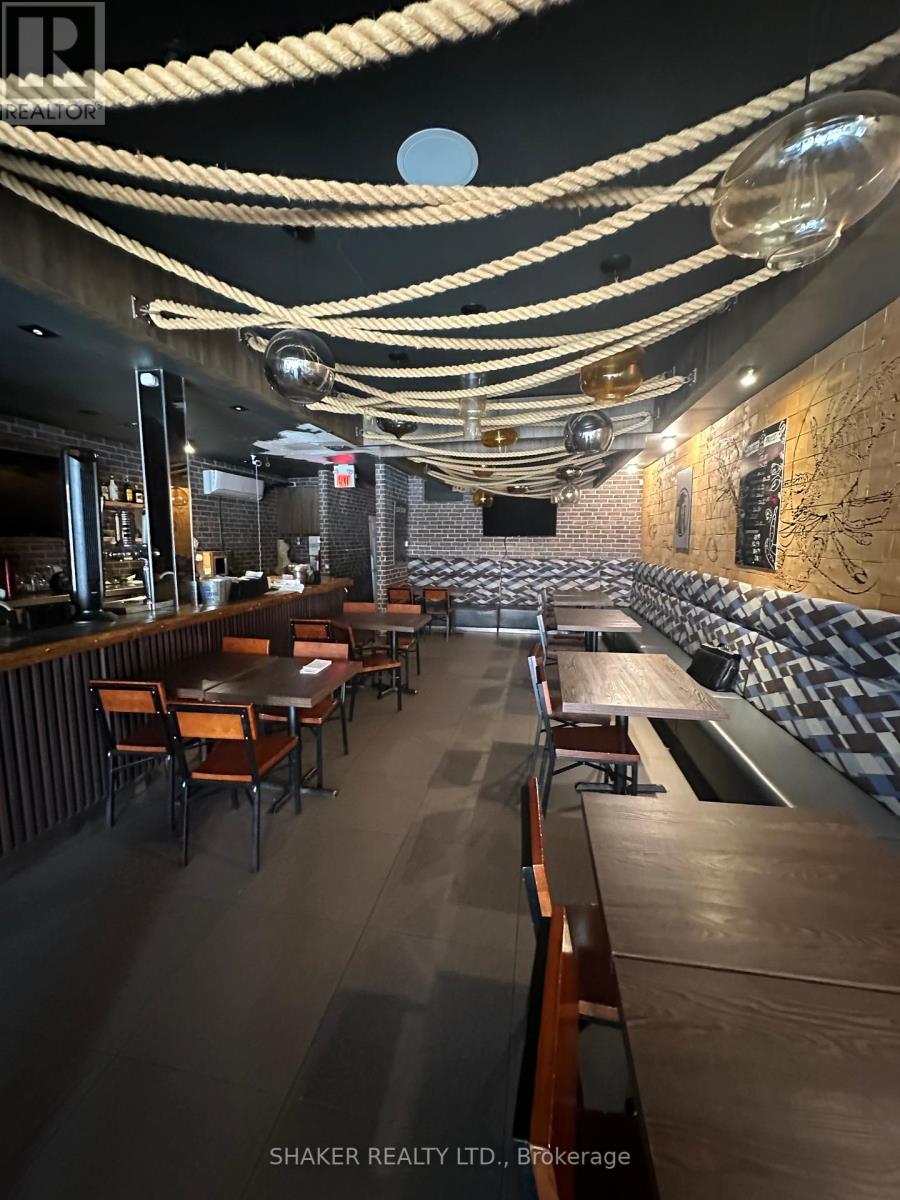354 Elgin Street, Ottawa, Ontario  K2P 1M8 - Photo 6 - X12396724