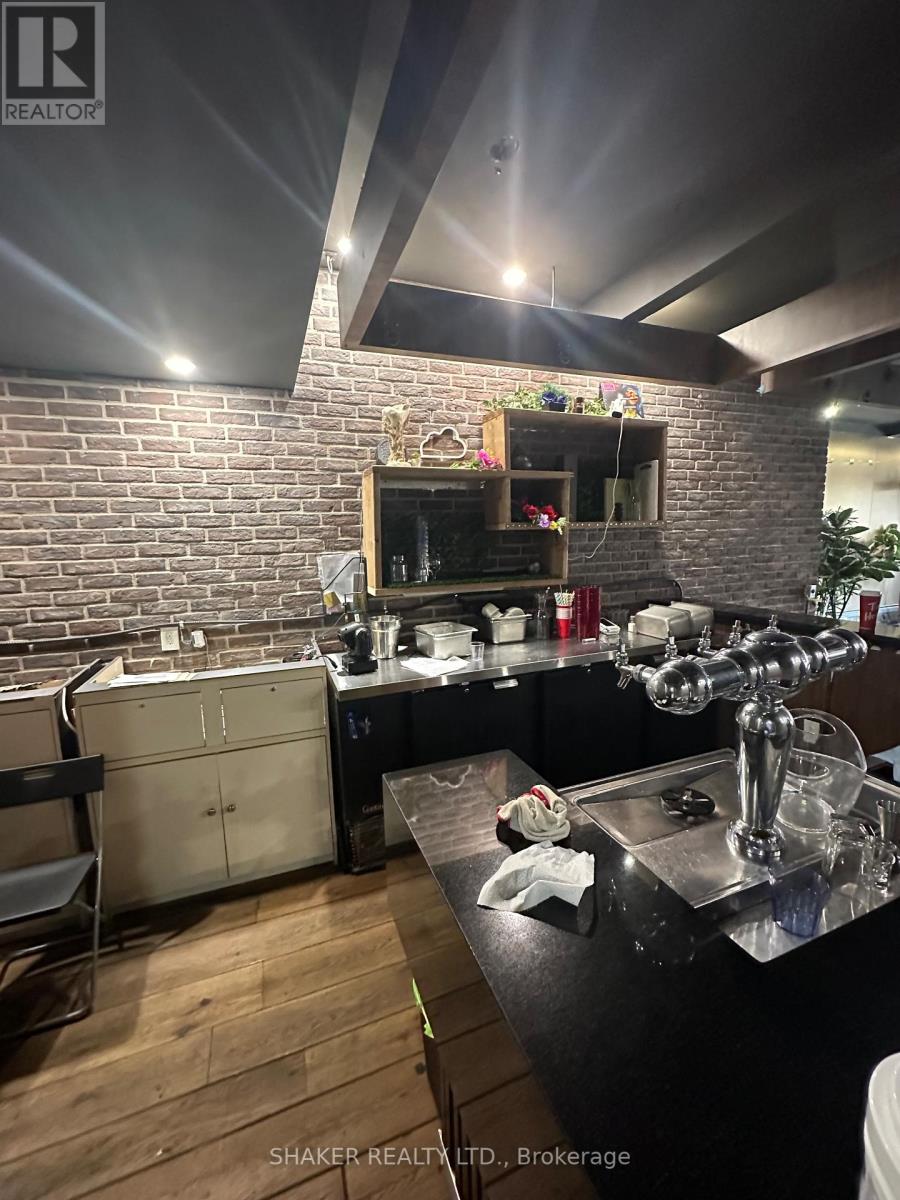 354 Elgin Street, Ottawa, Ontario  K2P 1M8 - Photo 8 - X12396724