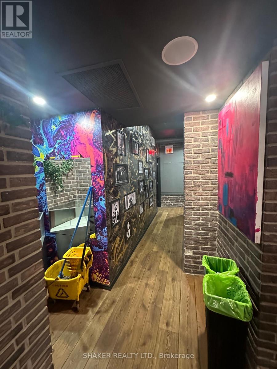 354 Elgin Street, Ottawa, Ontario  K2P 1M8 - Photo 9 - X12396724