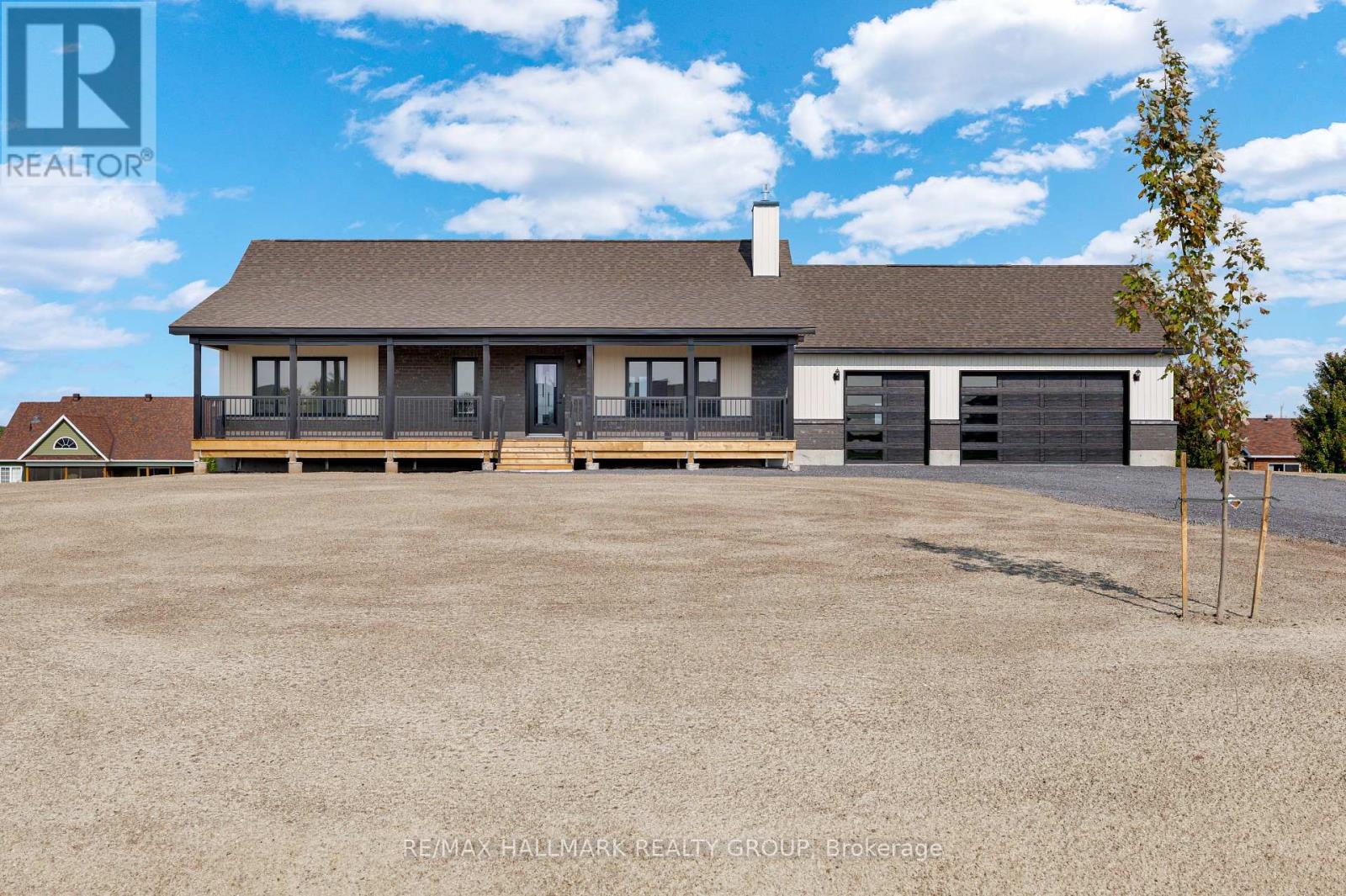 208 Trudeau Crescent, Russell, Ontario  K4R 1E5 - Photo 2 - X12396732