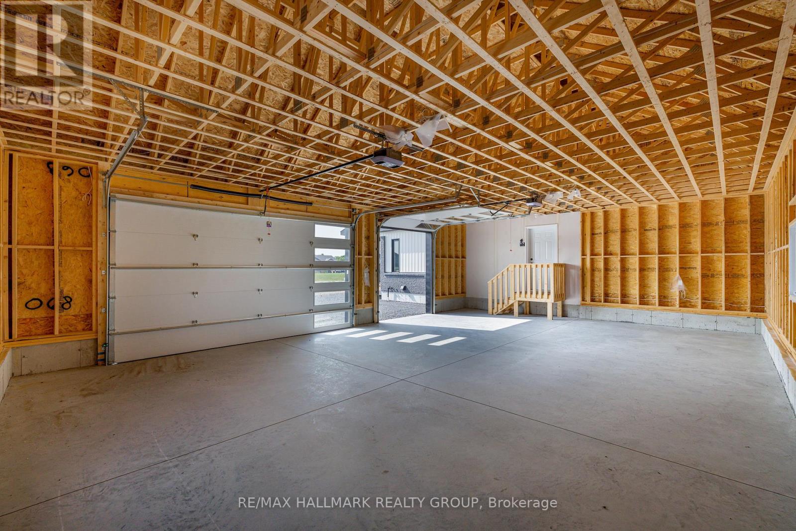 208 Trudeau Crescent, Russell, Ontario  K4R 1E5 - Photo 38 - X12396732
