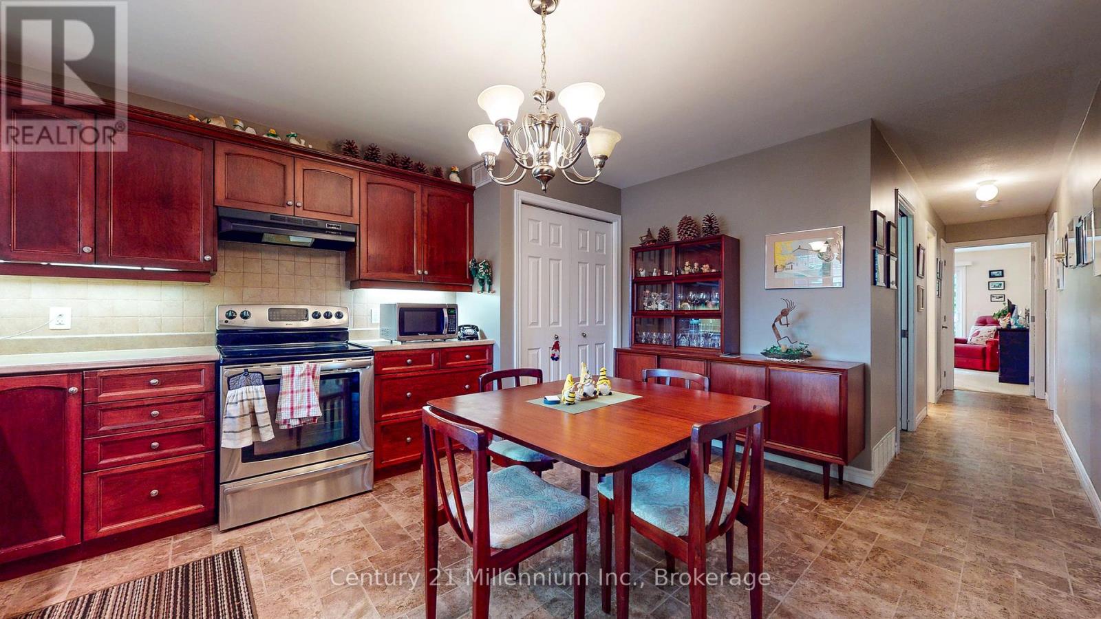 11 Virginia Avenue, Wasaga Beach, Ontario  L9Z 3A8 - Photo 12 - S12396689