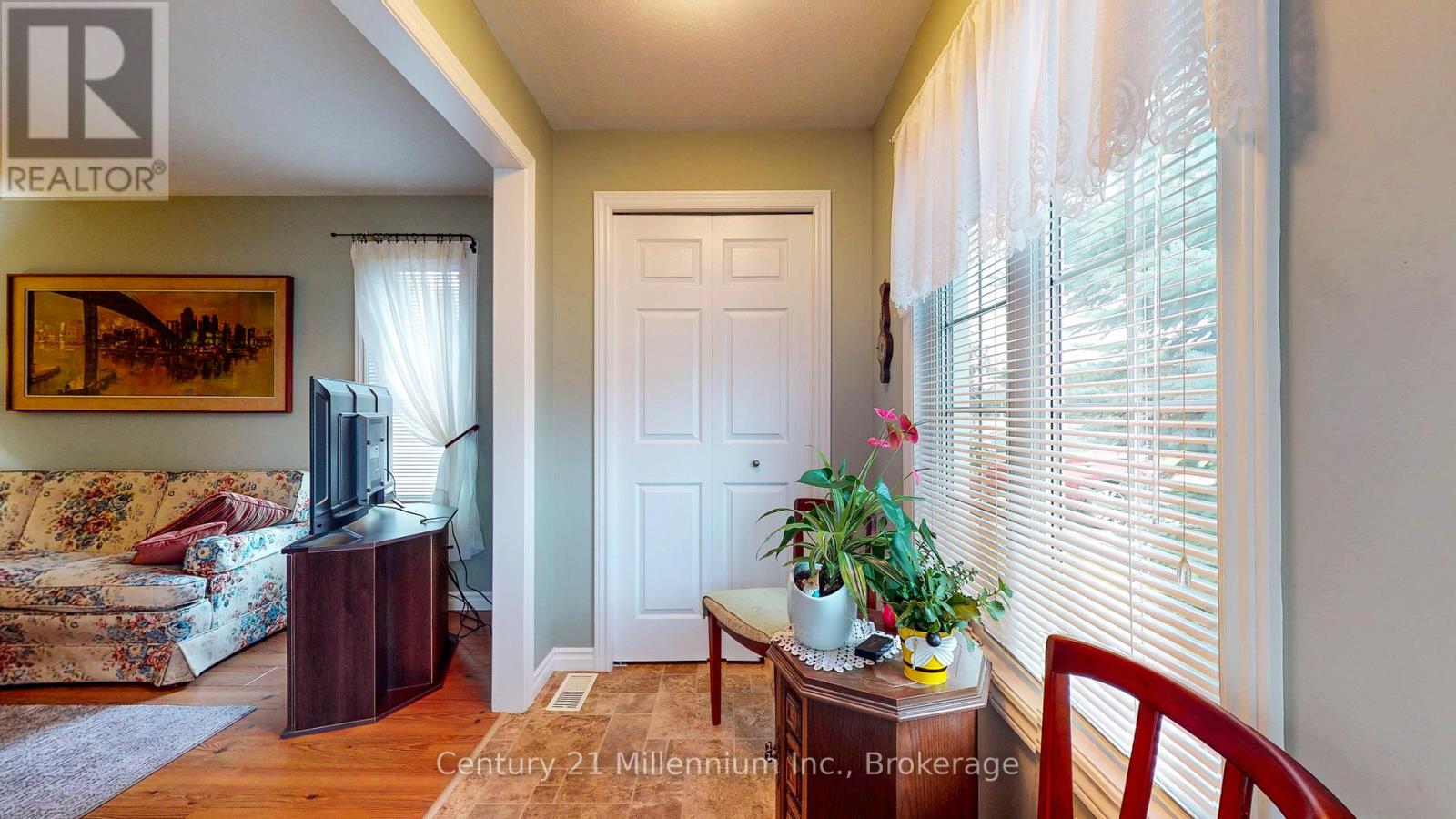 Property at 11 VIRGINIA AVENUE image 3