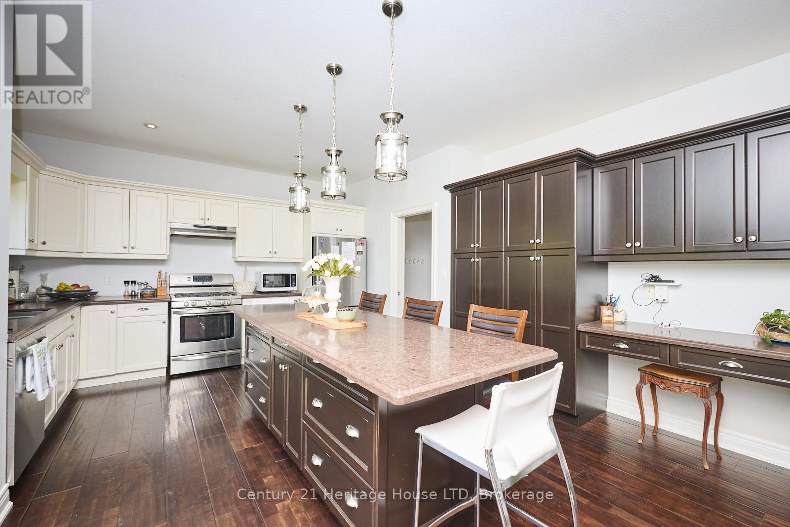 710 Brian Street, Fort Erie, Ontario  L2A 6W2 - Photo 7 - X12396740