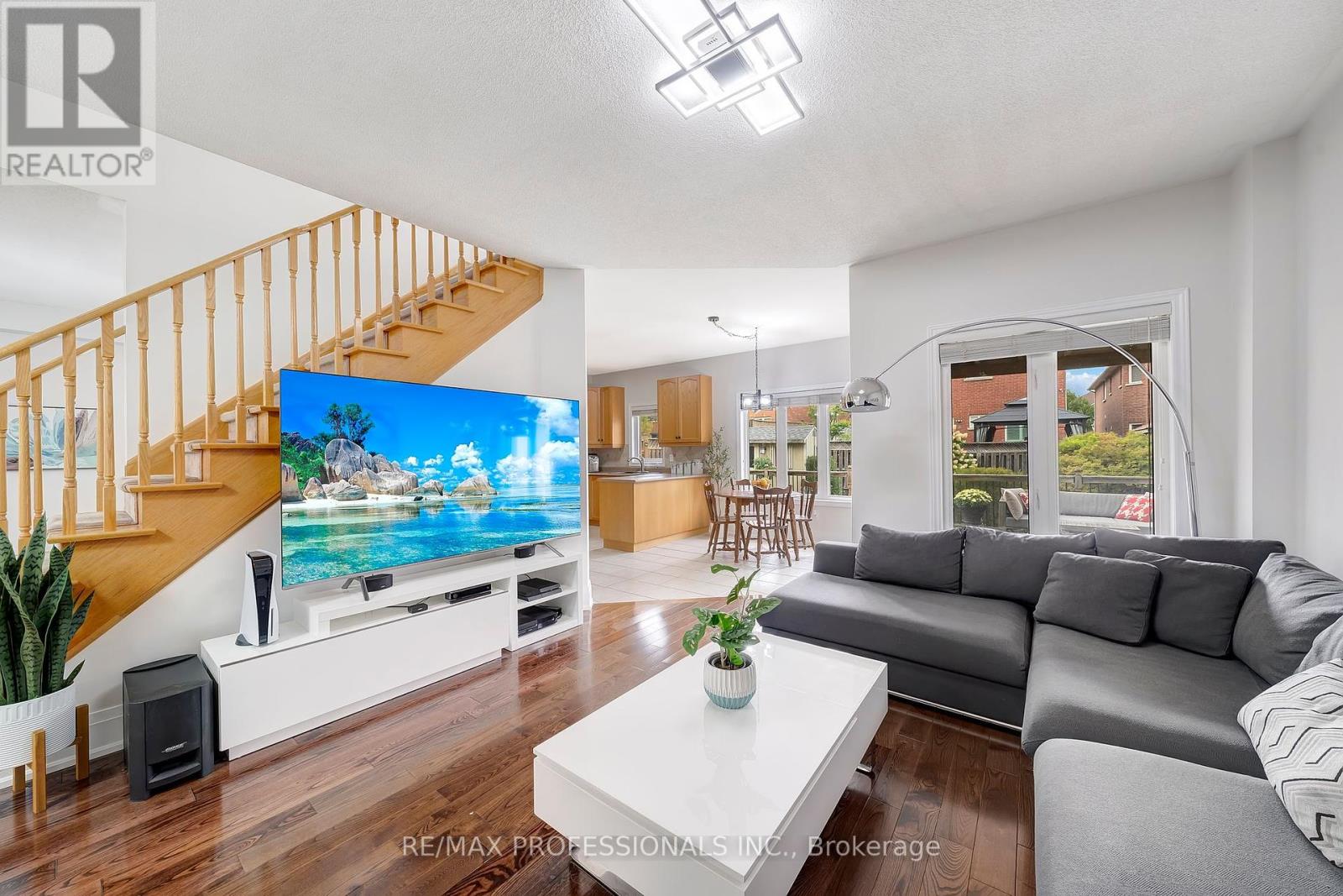 67 Chaplin Crescent, Halton Hills, Ontario  L7G 5V6 - Photo 12 - W12396479