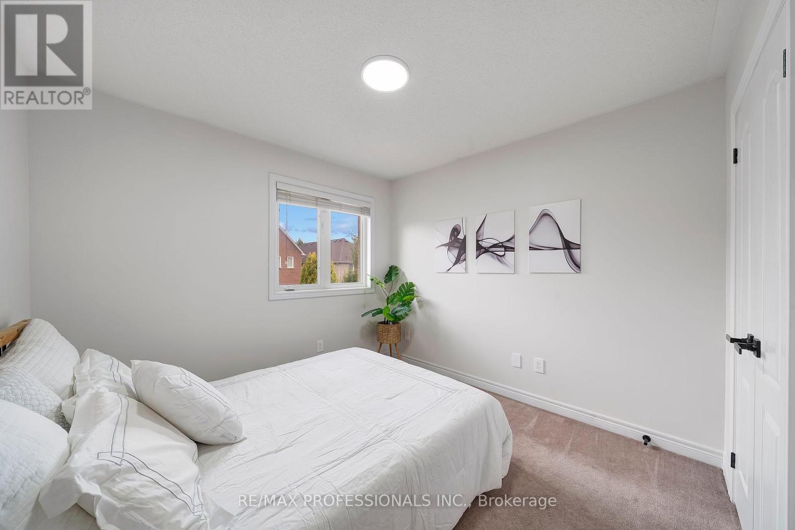 67 Chaplin Crescent, Halton Hills, Ontario  L7G 5V6 - Photo 24 - W12396479