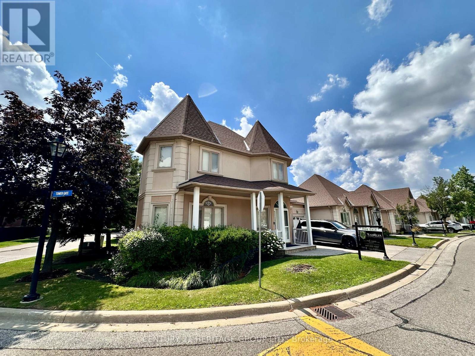 11 - 1 TOWER GATE, Brampton, Ontario