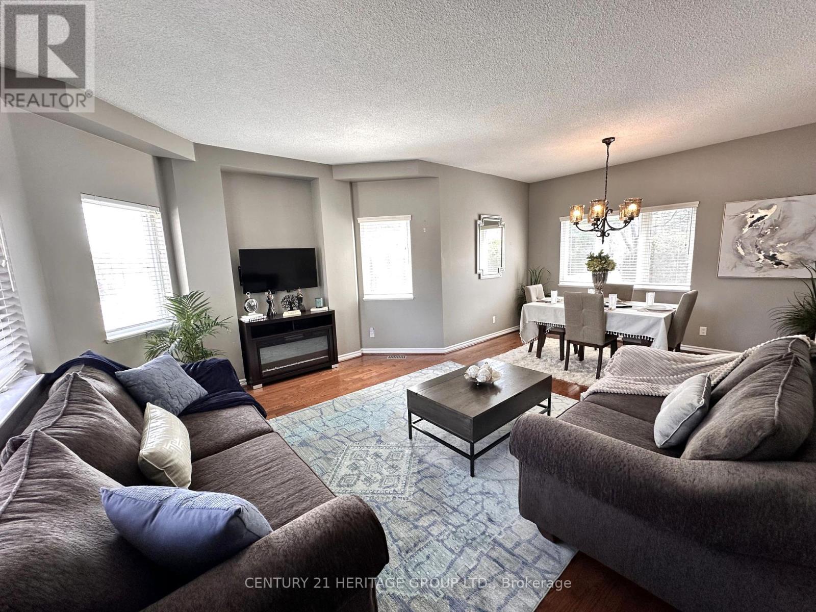 11 - 1 Tower Gate, Brampton, Ontario  L6P 1C3 - Photo 5 - W12396480