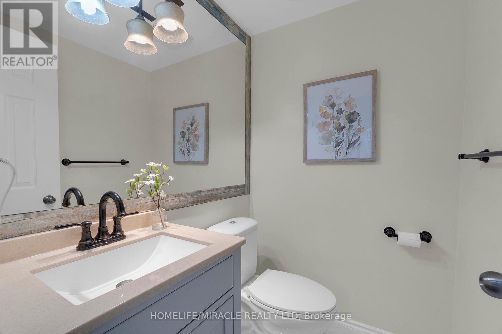 8 Franca Crescent, Toronto, Ontario  M9V 4S2 - Photo 17 - W12396484