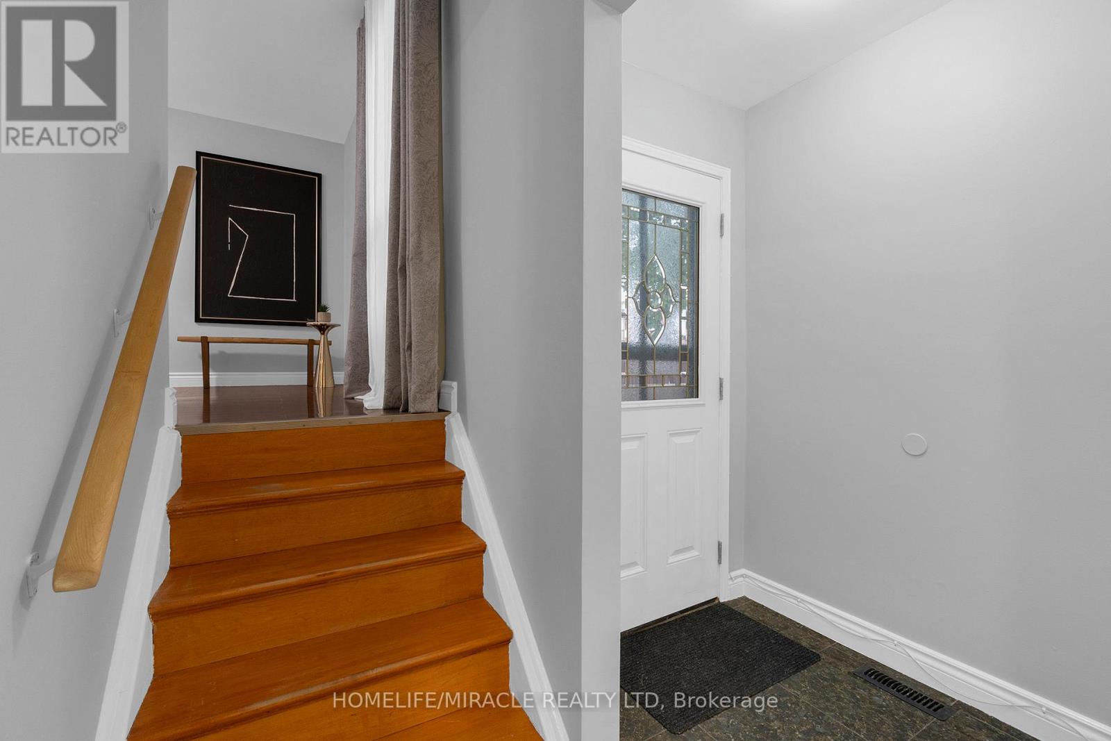8 Franca Crescent, Toronto, Ontario  M9V 4S2 - Photo 18 - W12396484