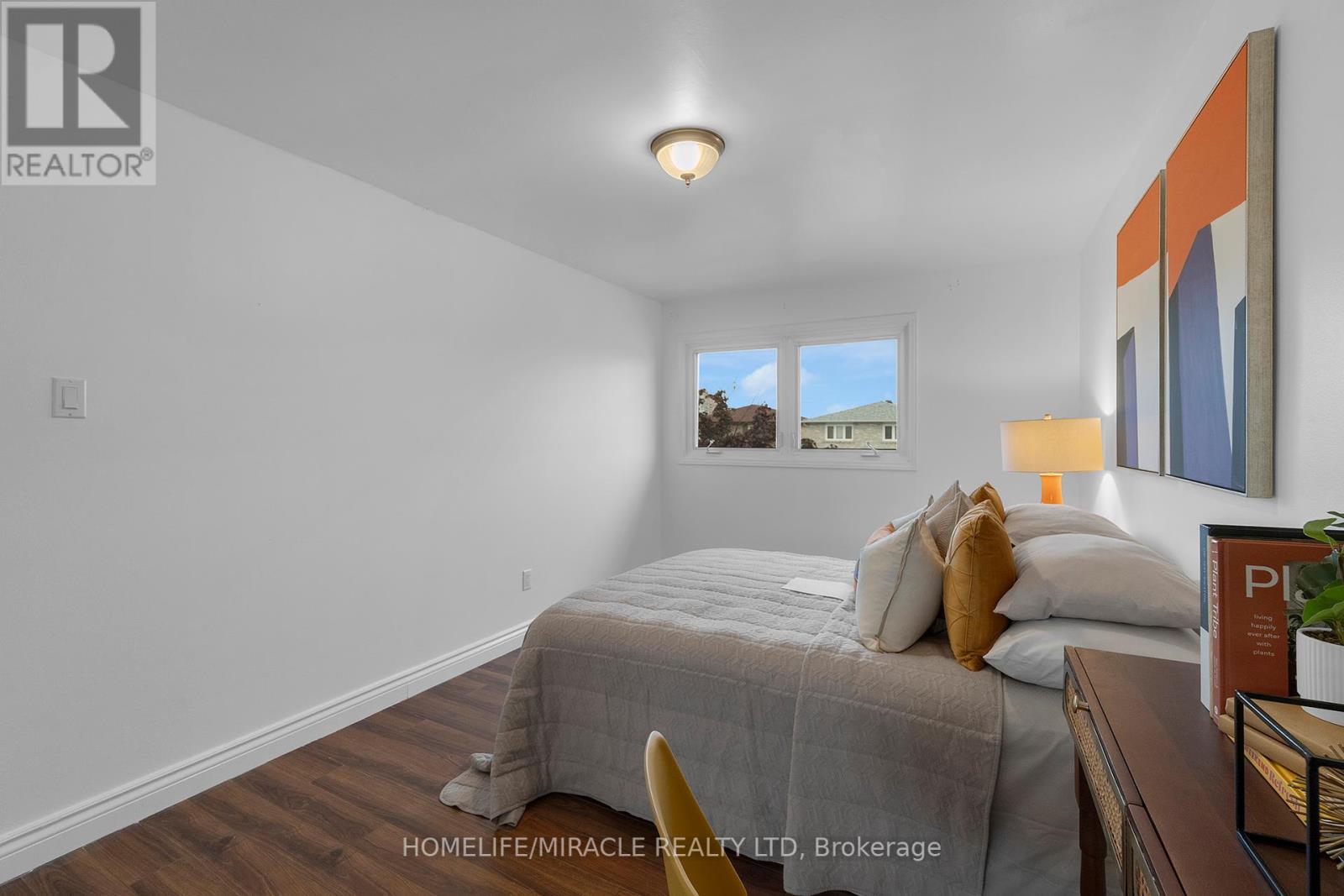 8 Franca Crescent, Toronto, Ontario  M9V 4S2 - Photo 32 - W12396484