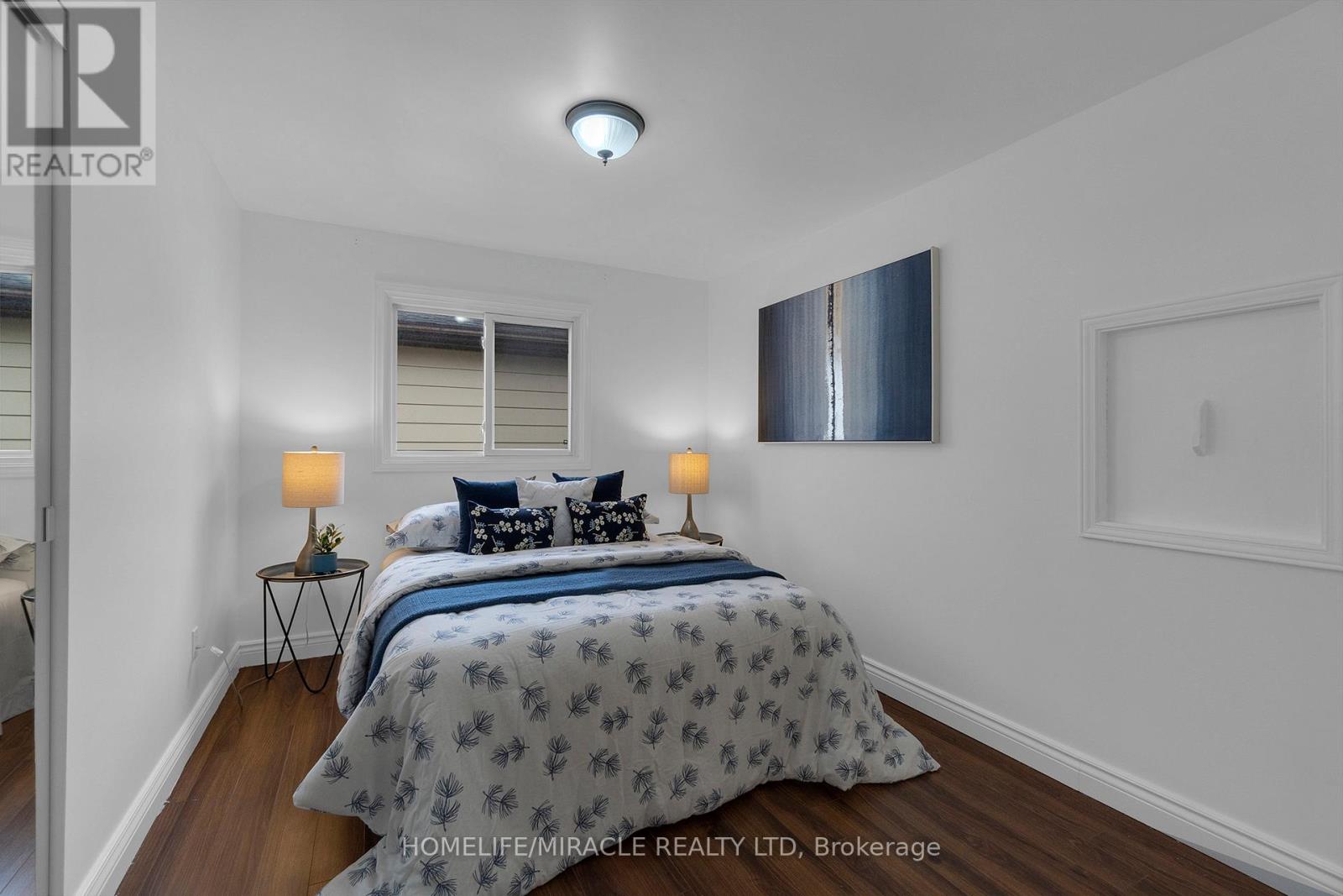 8 Franca Crescent, Toronto, Ontario  M9V 4S2 - Photo 33 - W12396484