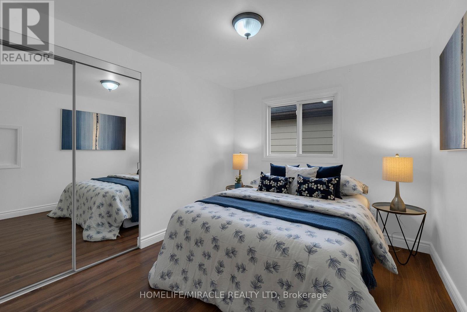 8 Franca Crescent, Toronto, Ontario  M9V 4S2 - Photo 34 - W12396484