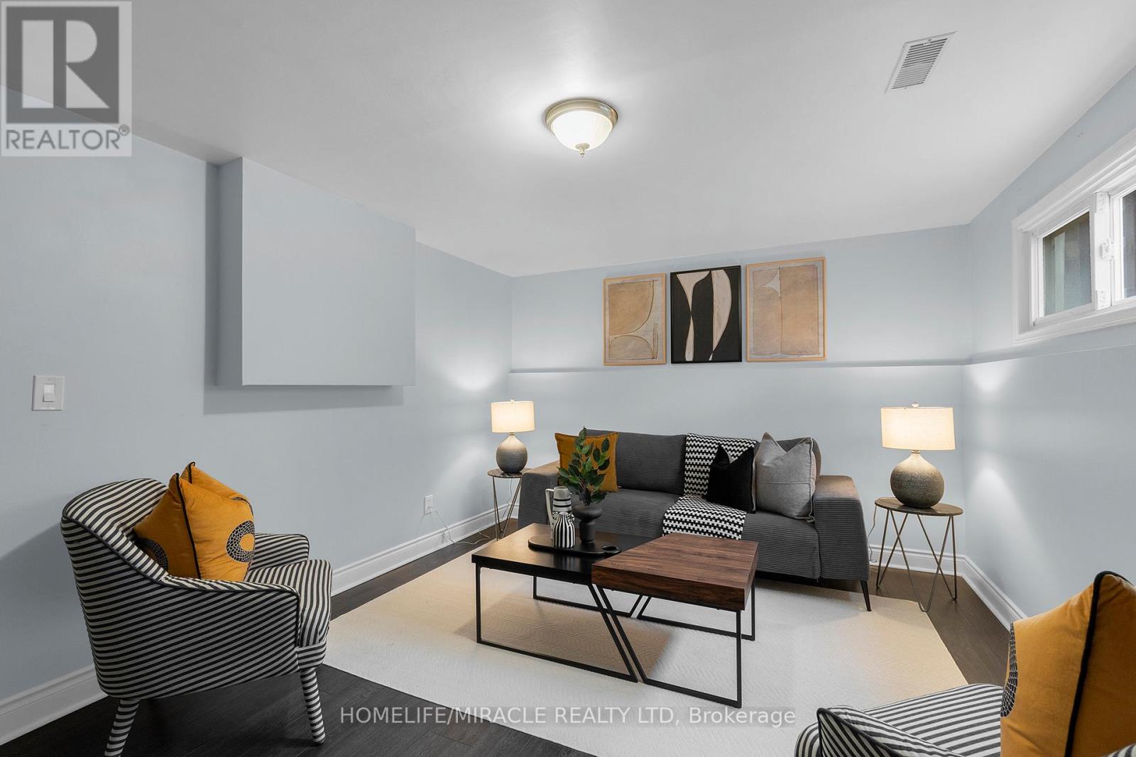 8 Franca Crescent, Toronto, Ontario  M9V 4S2 - Photo 39 - W12396484