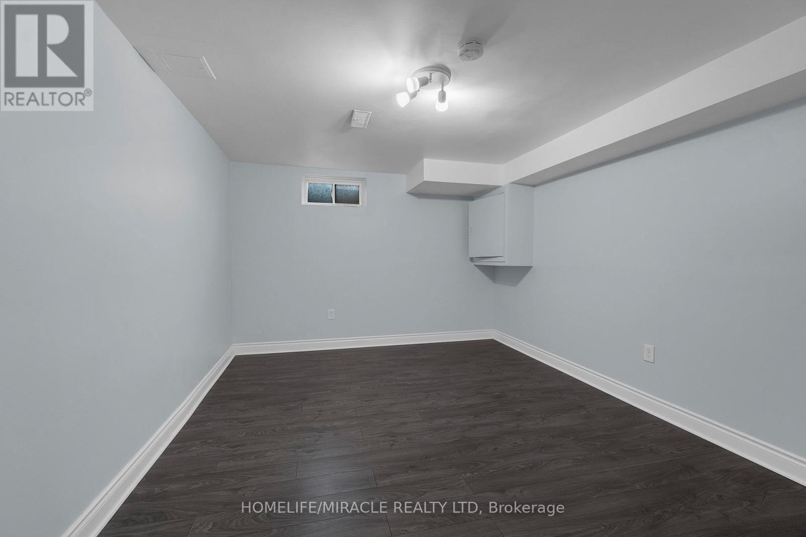 8 Franca Crescent, Toronto, Ontario  M9V 4S2 - Photo 41 - W12396484