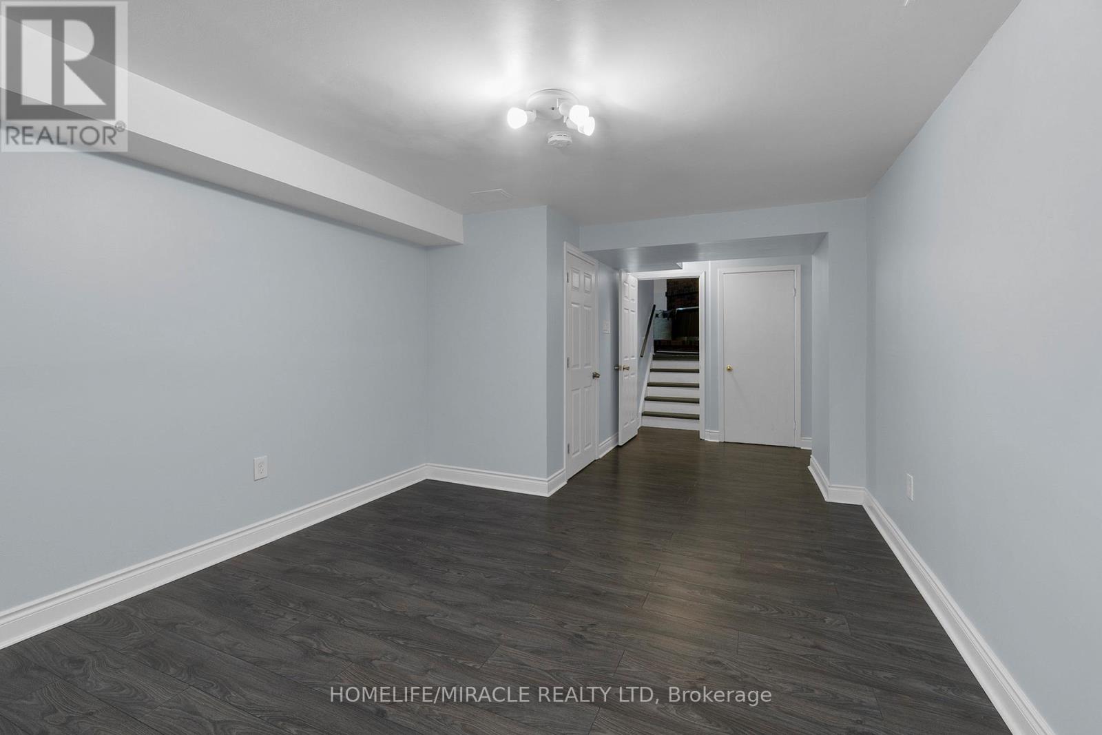 8 Franca Crescent, Toronto, Ontario  M9V 4S2 - Photo 42 - W12396484