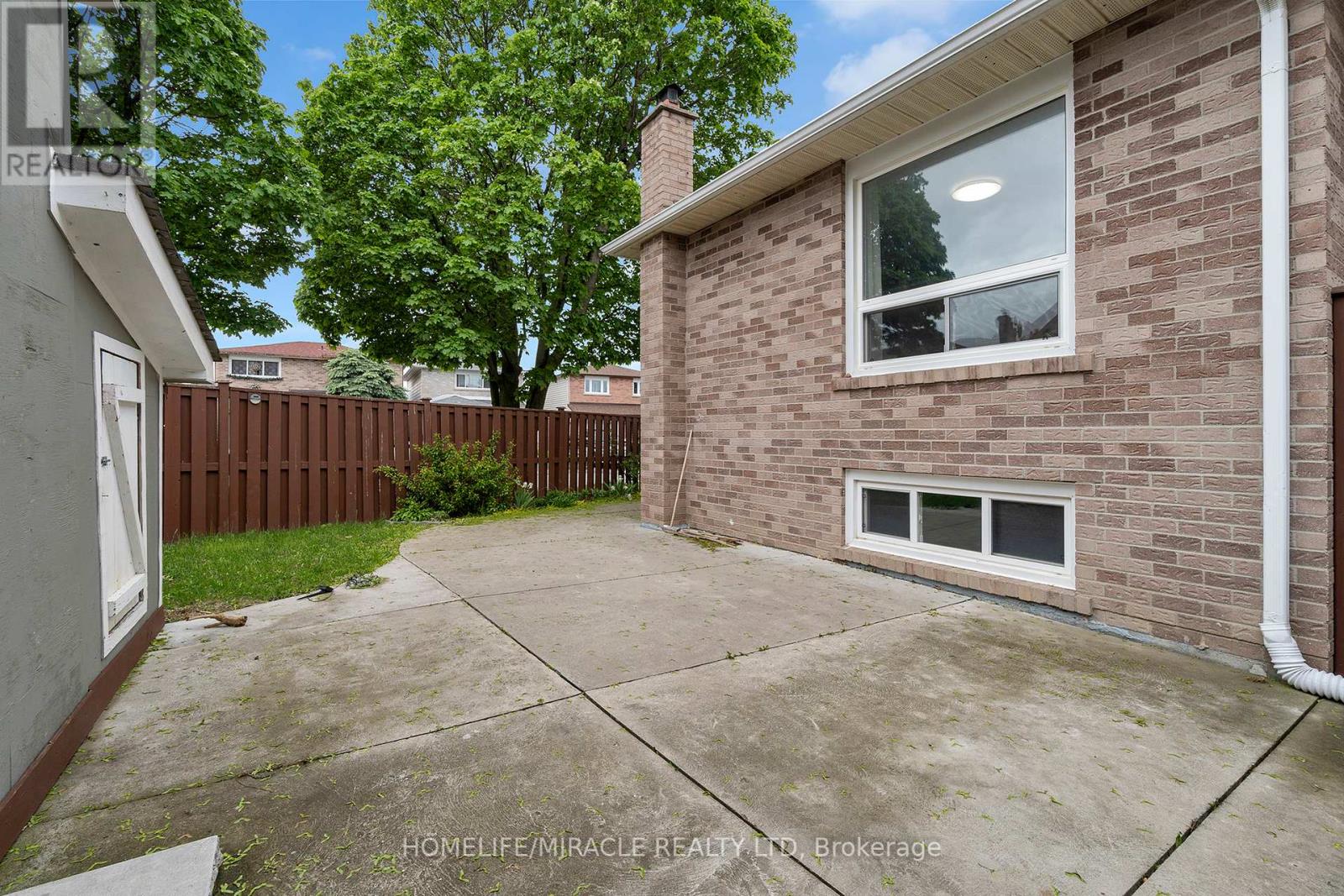 8 Franca Crescent, Toronto, Ontario  M9V 4S2 - Photo 48 - W12396484