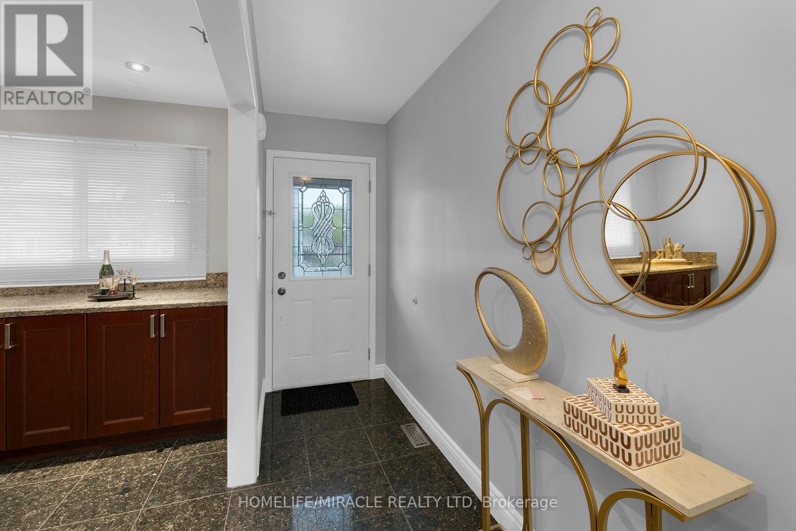 8 Franca Crescent, Toronto, Ontario  M9V 4S2 - Photo 6 - W12396484