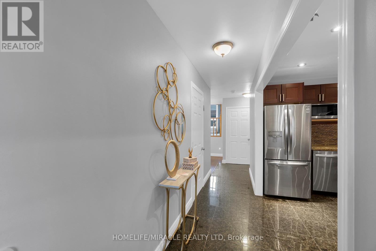 8 Franca Crescent, Toronto, Ontario  M9V 4S2 - Photo 7 - W12396484