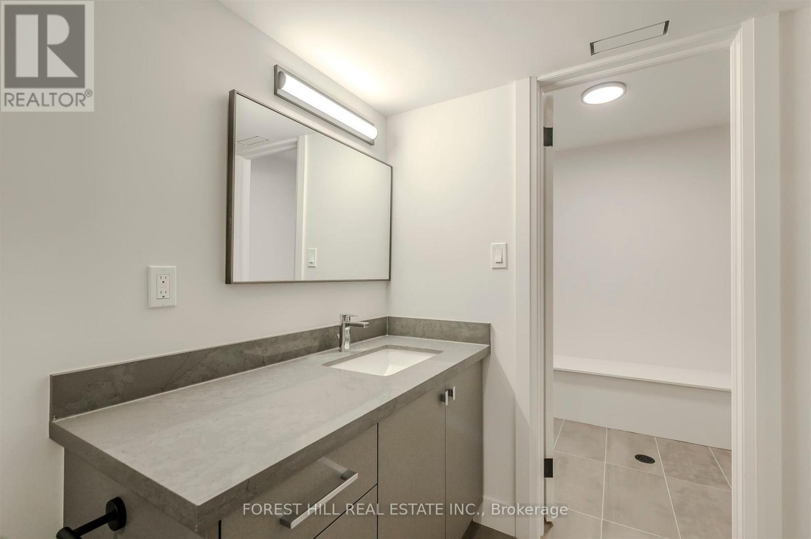 3 - 174 Sunnyside Avenue, Toronto, Ontario  M6R 2P6 - Photo 13 - W12396501