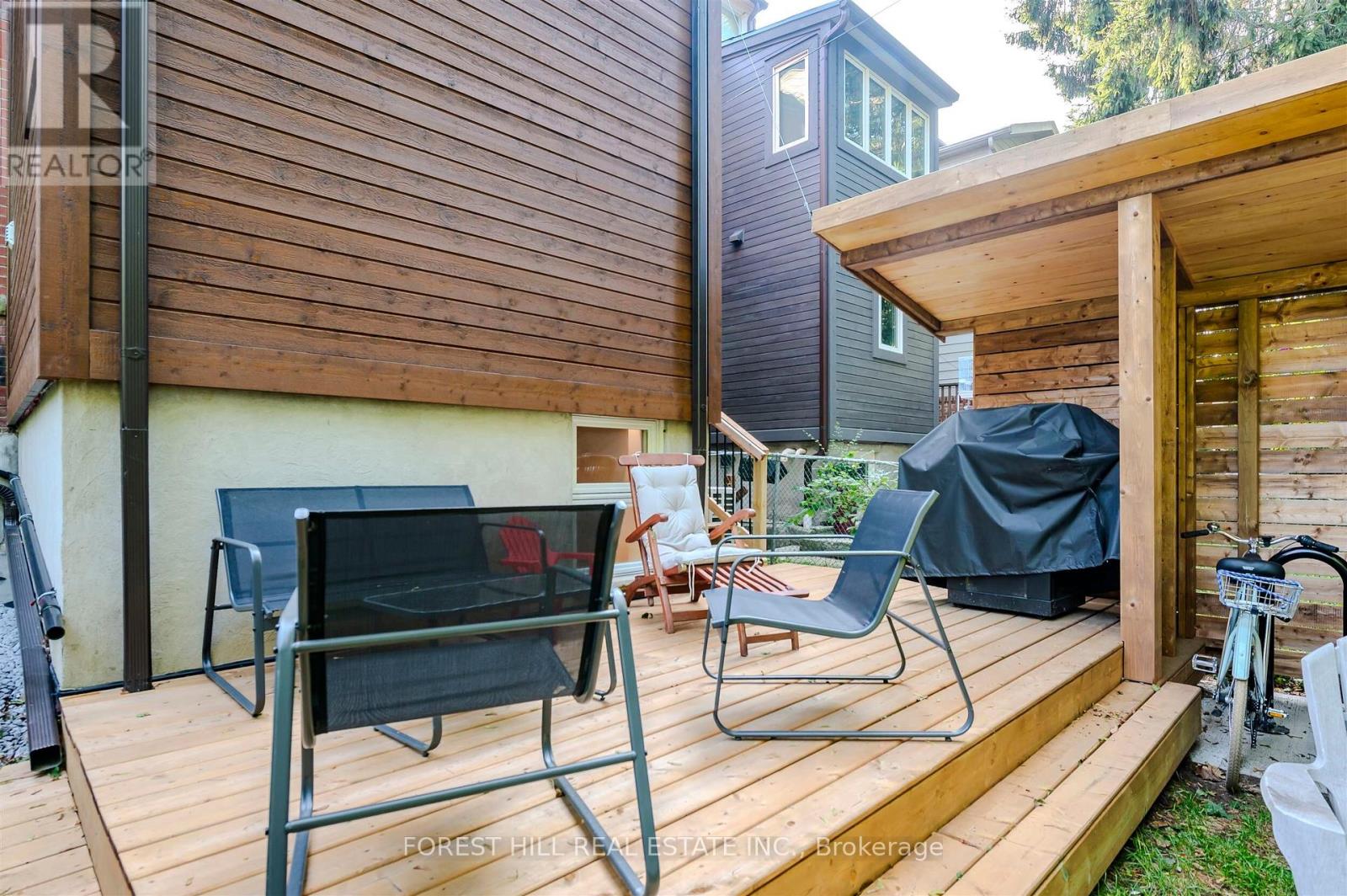 3 - 174 Sunnyside Avenue, Toronto, Ontario  M6R 2P6 - Photo 16 - W12396501