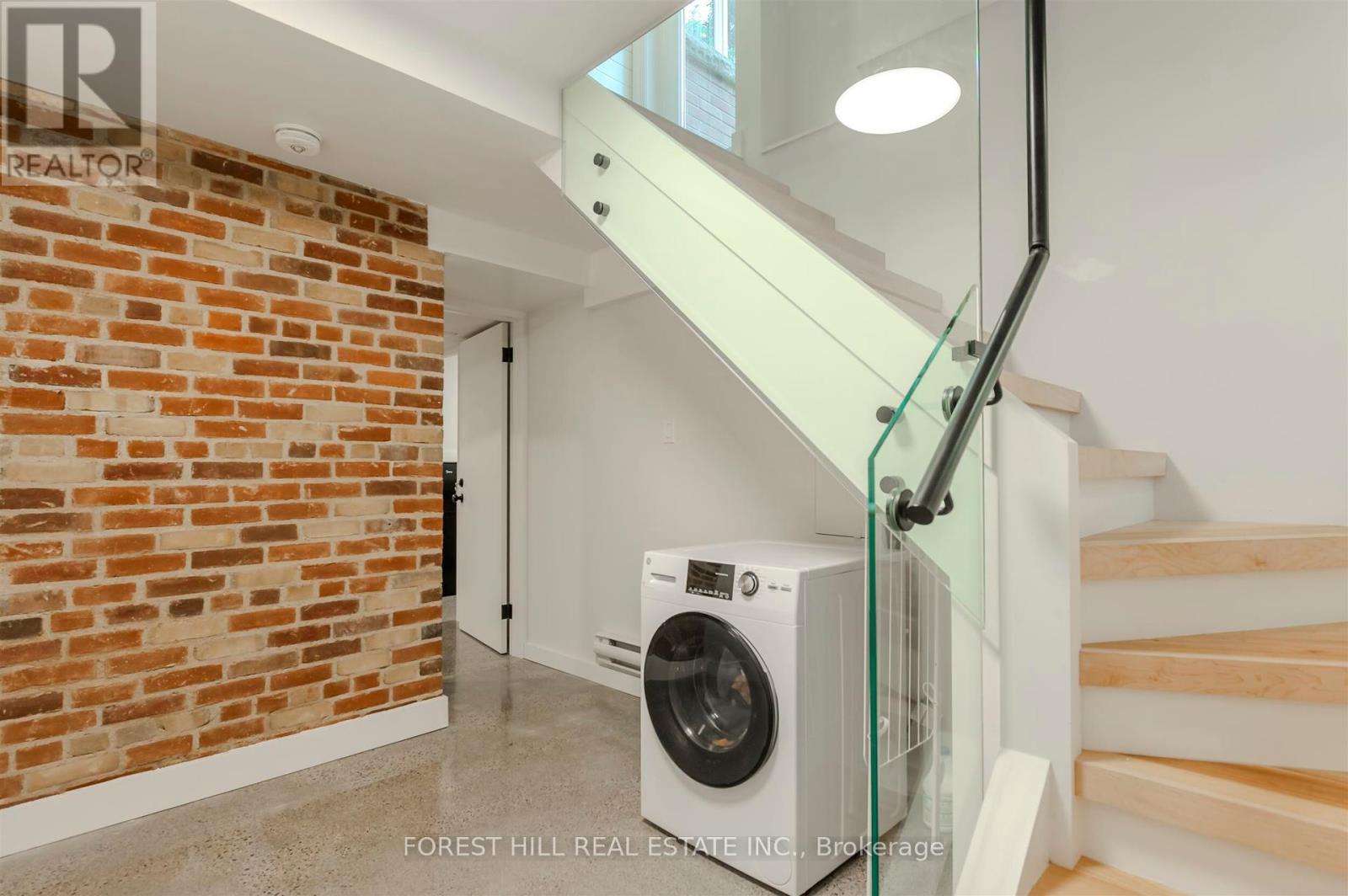 3 - 174 Sunnyside Avenue, Toronto, Ontario  M6R 2P6 - Photo 3 - W12396501