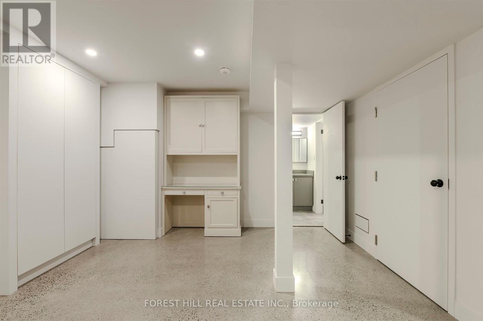 3 - 174 Sunnyside Avenue, Toronto, Ontario  M6R 2P6 - Photo 5 - W12396501