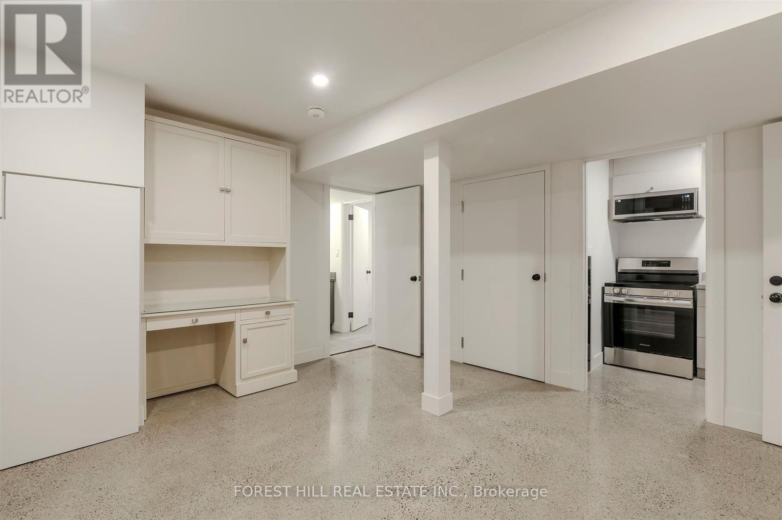 3 - 174 Sunnyside Avenue, Toronto, Ontario  M6R 2P6 - Photo 6 - W12396501