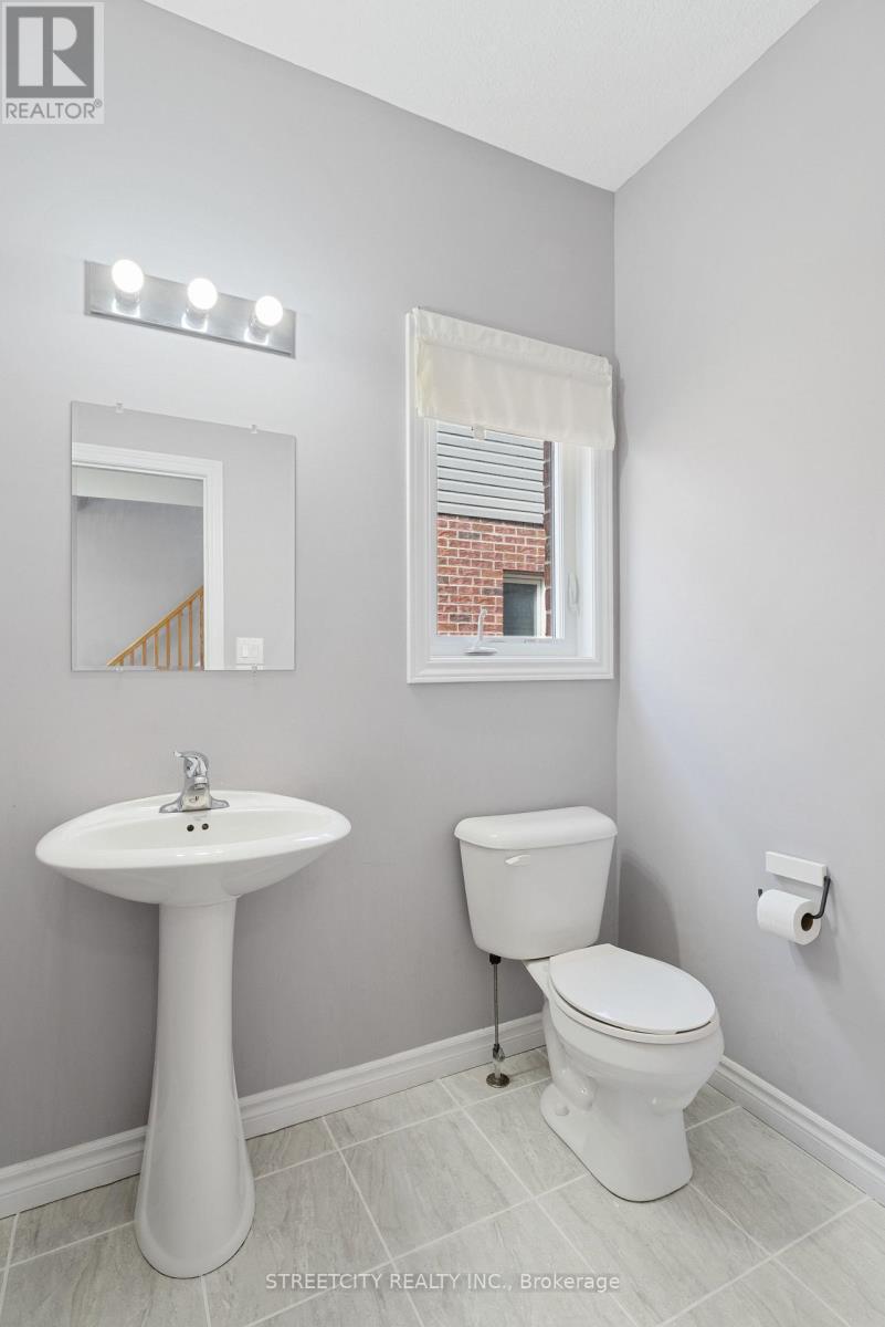 69 Yvonne Crescent, London South, Ontario  N5Z 0A5 - Photo 13 - X12396639