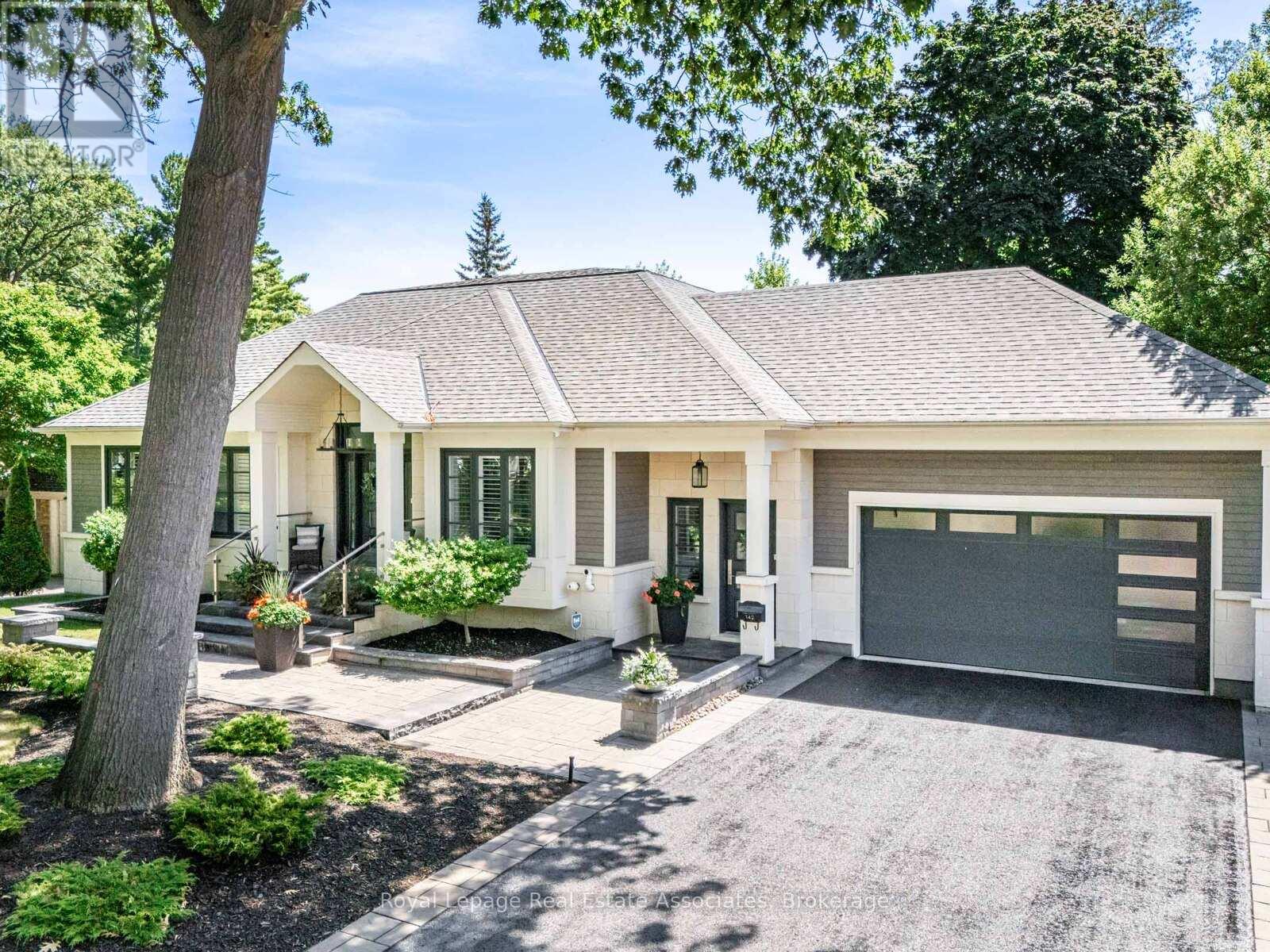 Property at 142 MINEOLA ROAD E image 4