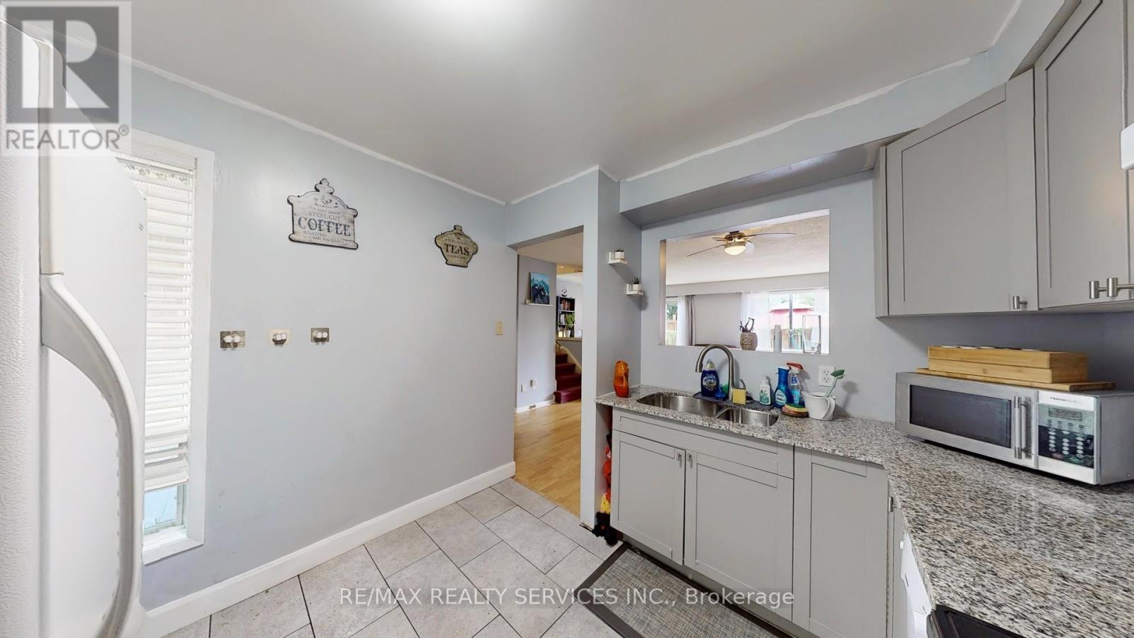 29 Primrose Crescent, Brampton, Ontario  L6Z 1E1 - Photo 13 - W12396531