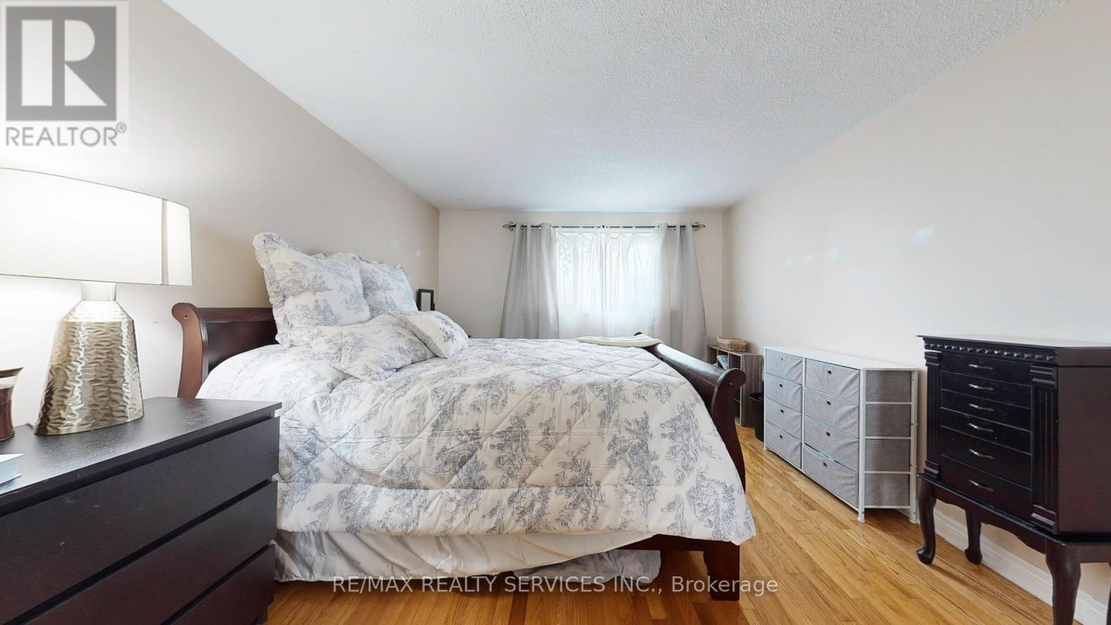 29 Primrose Crescent, Brampton, Ontario  L6Z 1E1 - Photo 21 - W12396531