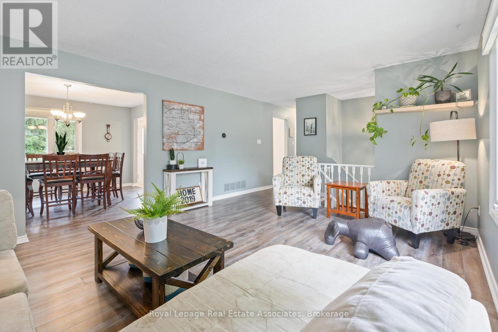 28 Adams Court, Halton Hills (Ac Acton), Ontario  L7J 2V8 - Photo 10 - W12396541