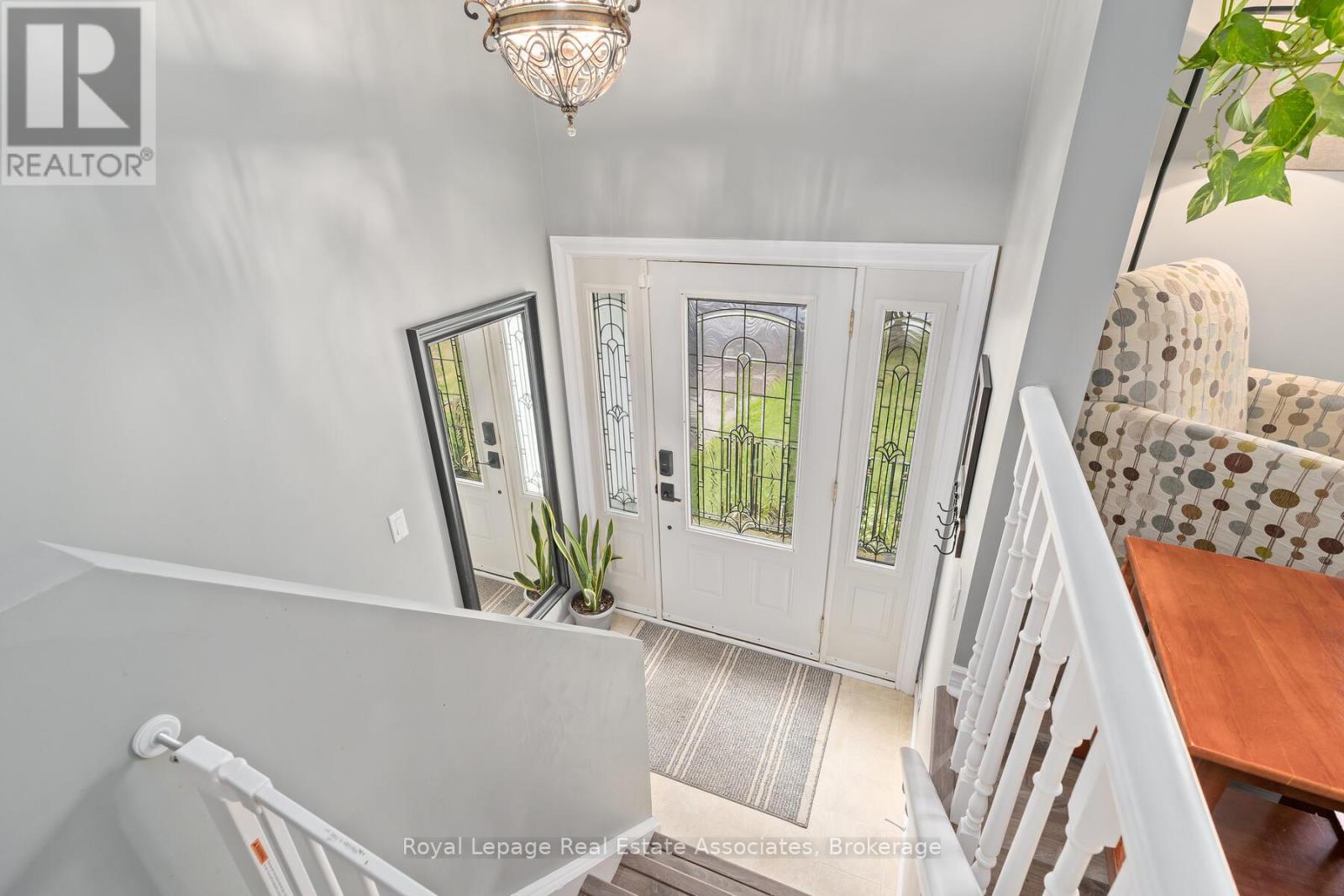 Property at 28 ADAMS COURT image 4