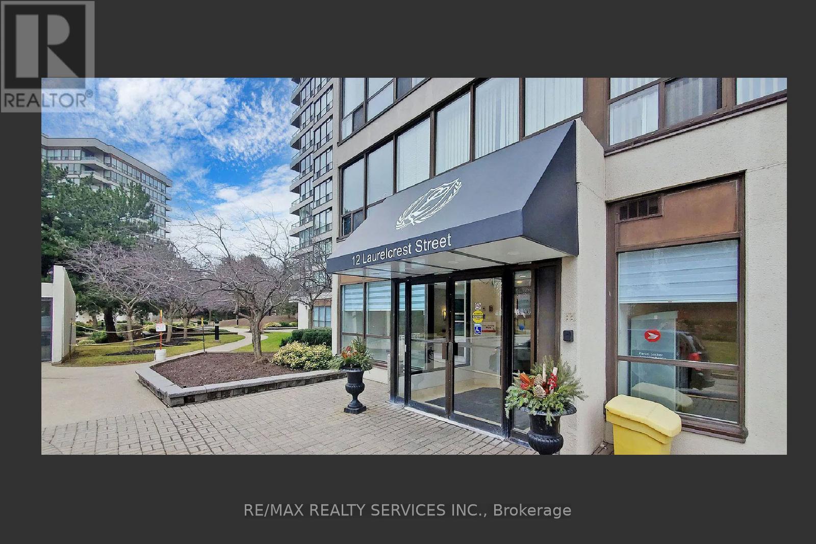 611 - 12 Laurelcrest Street, Brampton, Ontario  L6S 5Y4 - Photo 2 - W12396550