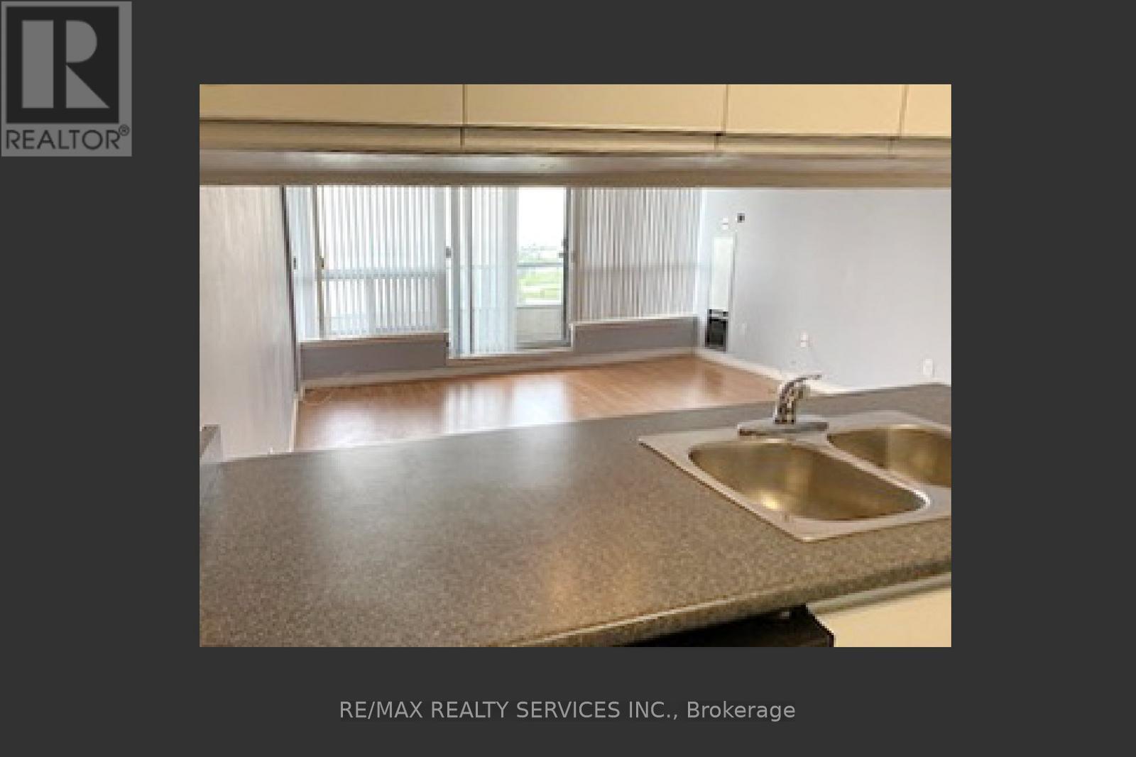 611 - 12 Laurelcrest Street, Brampton, Ontario  L6S 5Y4 - Photo 6 - W12396550