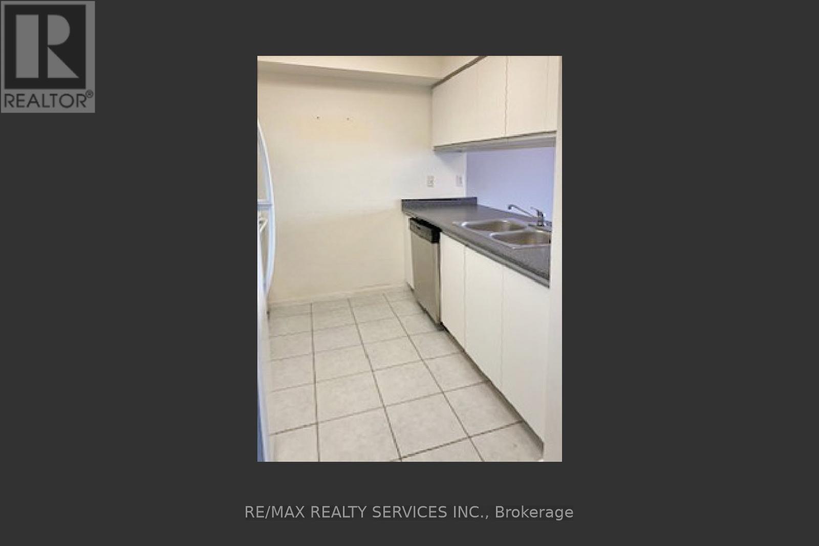 611 - 12 Laurelcrest Street, Brampton, Ontario  L6S 5Y4 - Photo 8 - W12396550