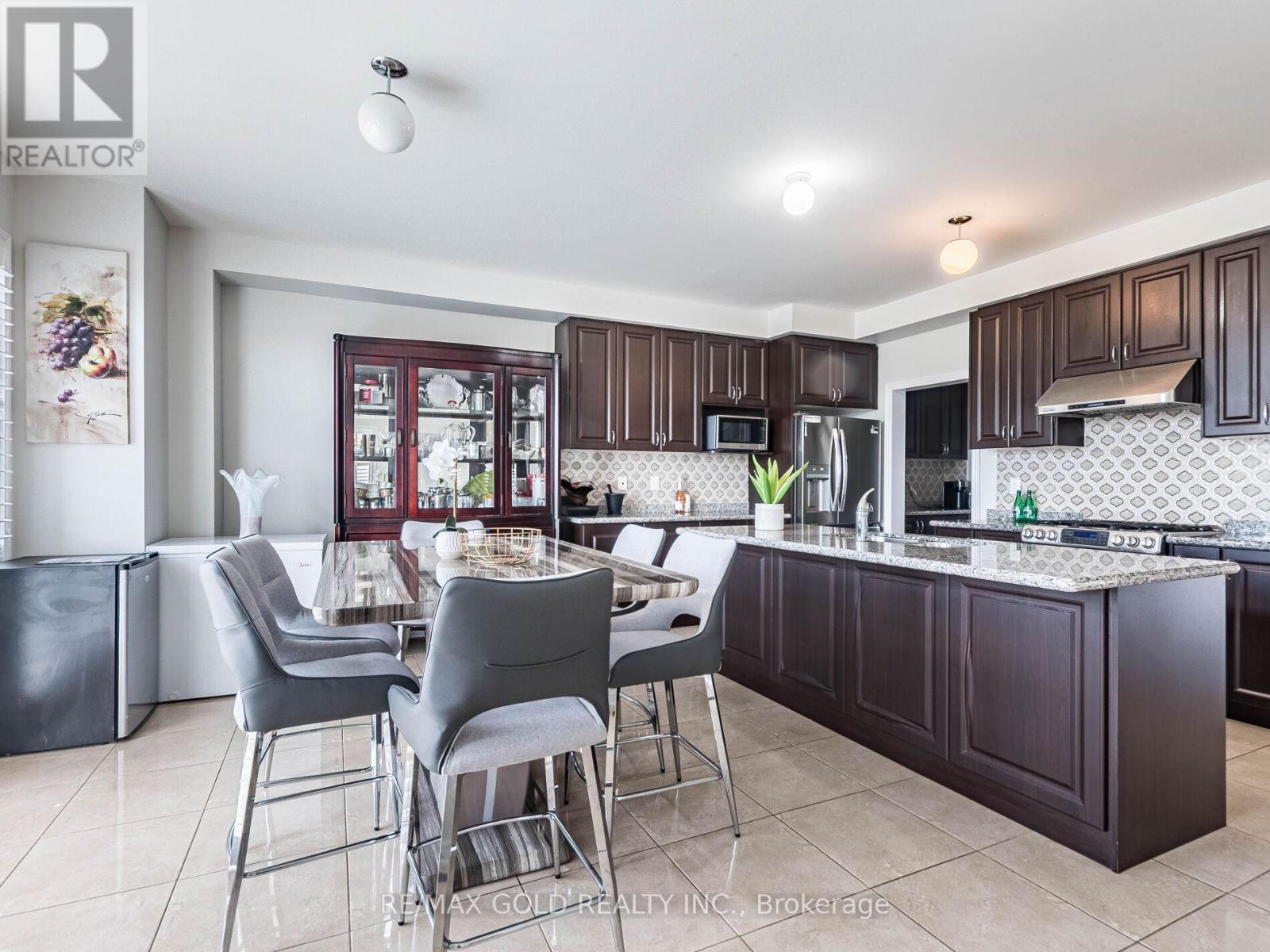 62 Masken Circle, Brampton (Northwest Brampton), Ontario  L7A 4K3 - Photo 16 - W12396552