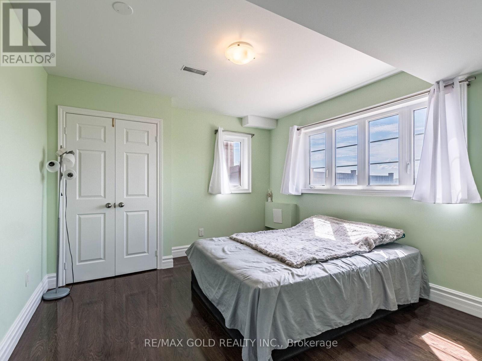 62 Masken Circle, Brampton (Northwest Brampton), Ontario  L7A 4K3 - Photo 37 - W12396552